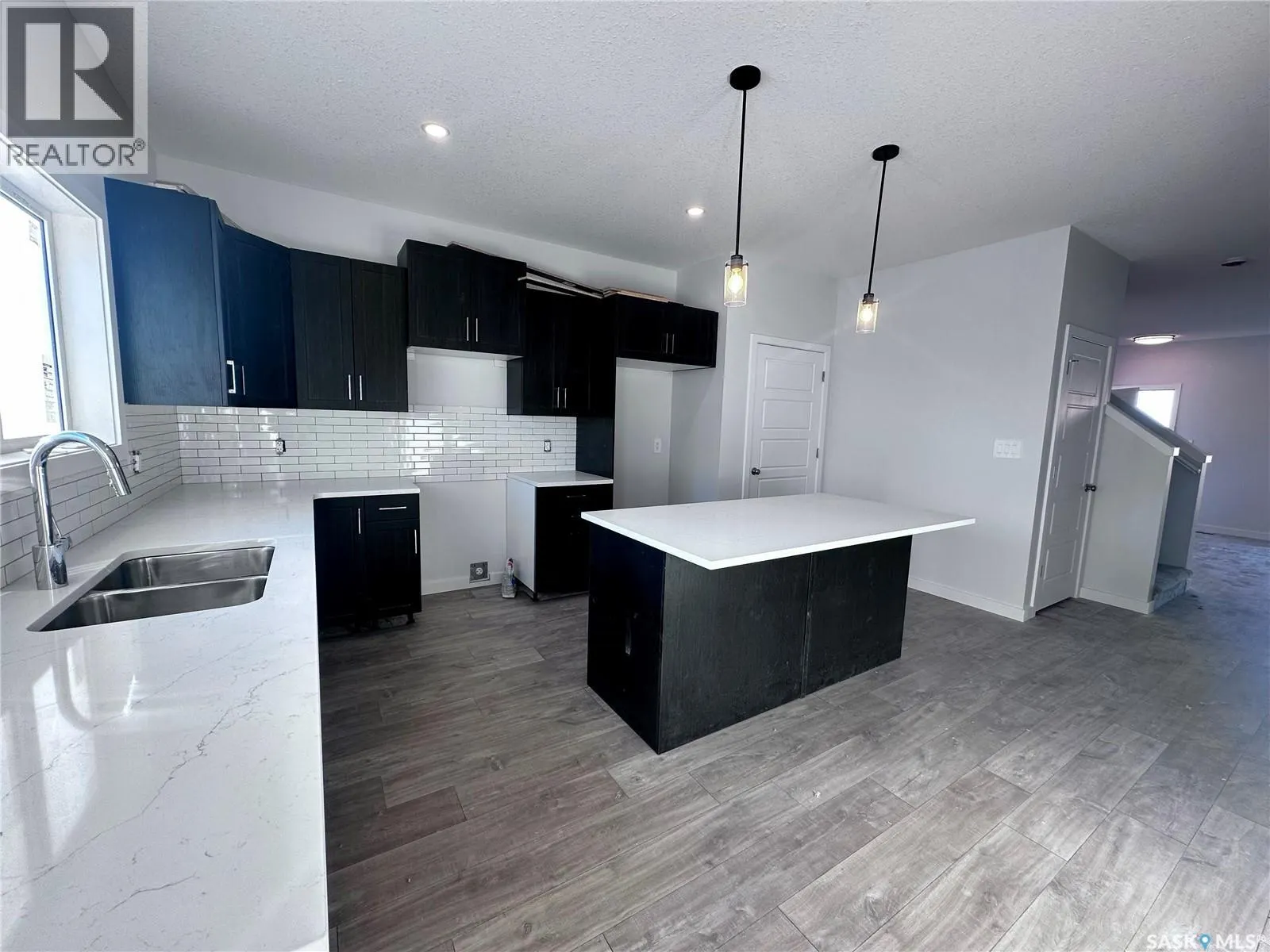 1123 Camden GARDENS