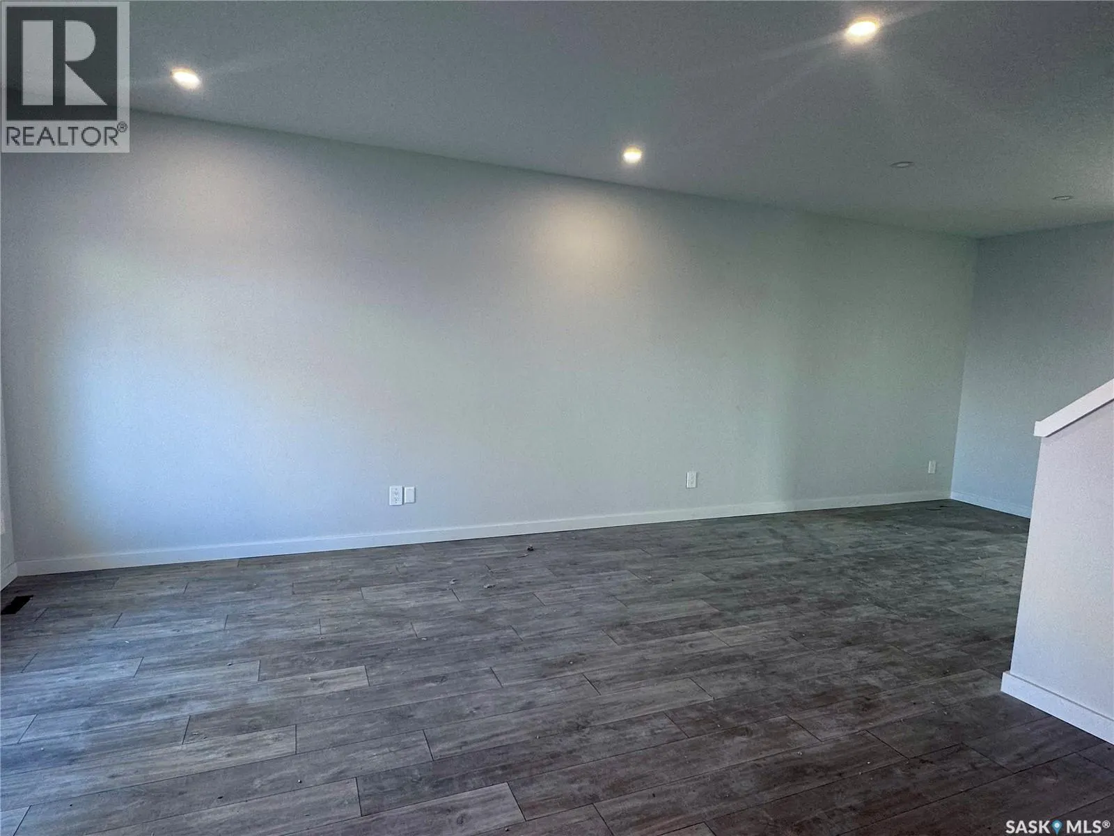 1123 Camden GARDENS