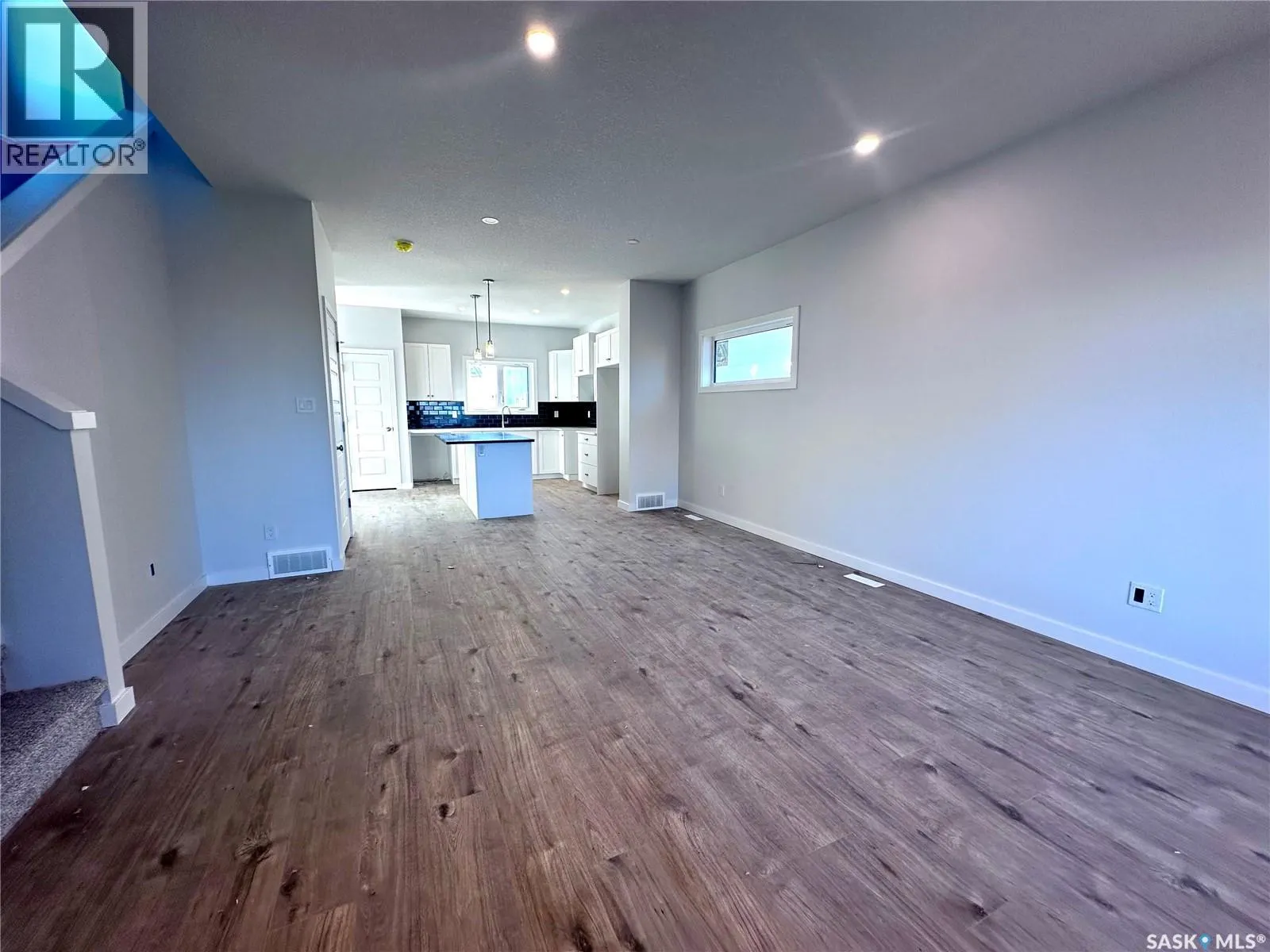 1121 Camden GARDENS