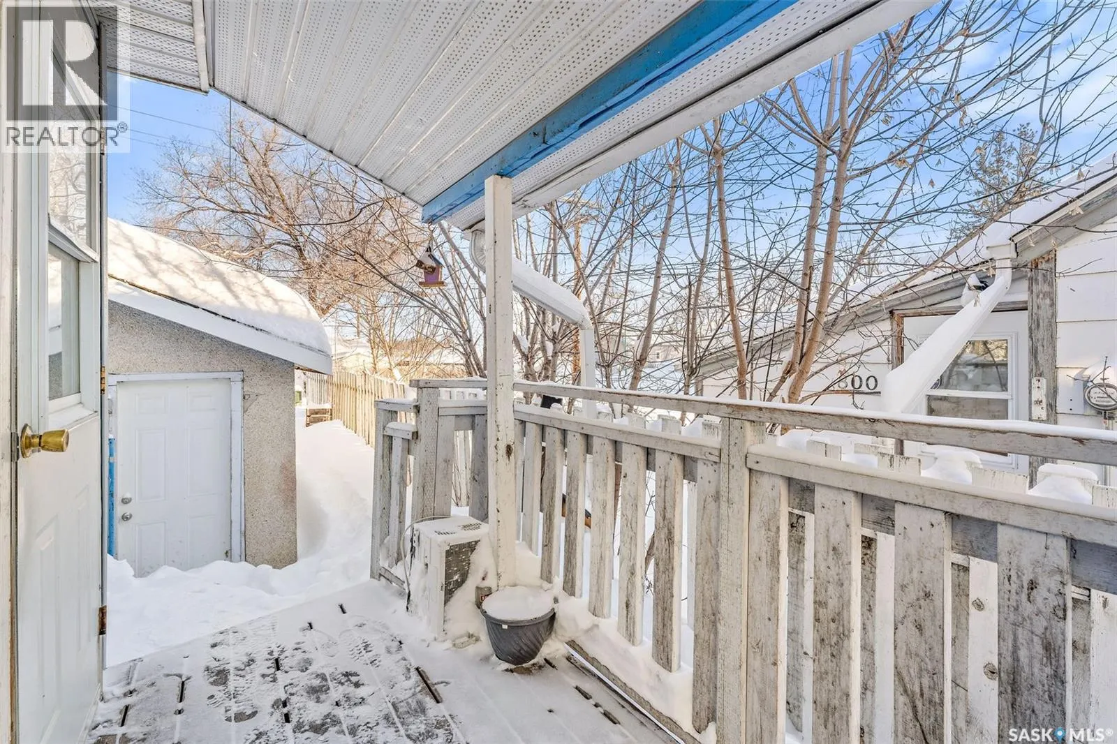 806 12th STREET W