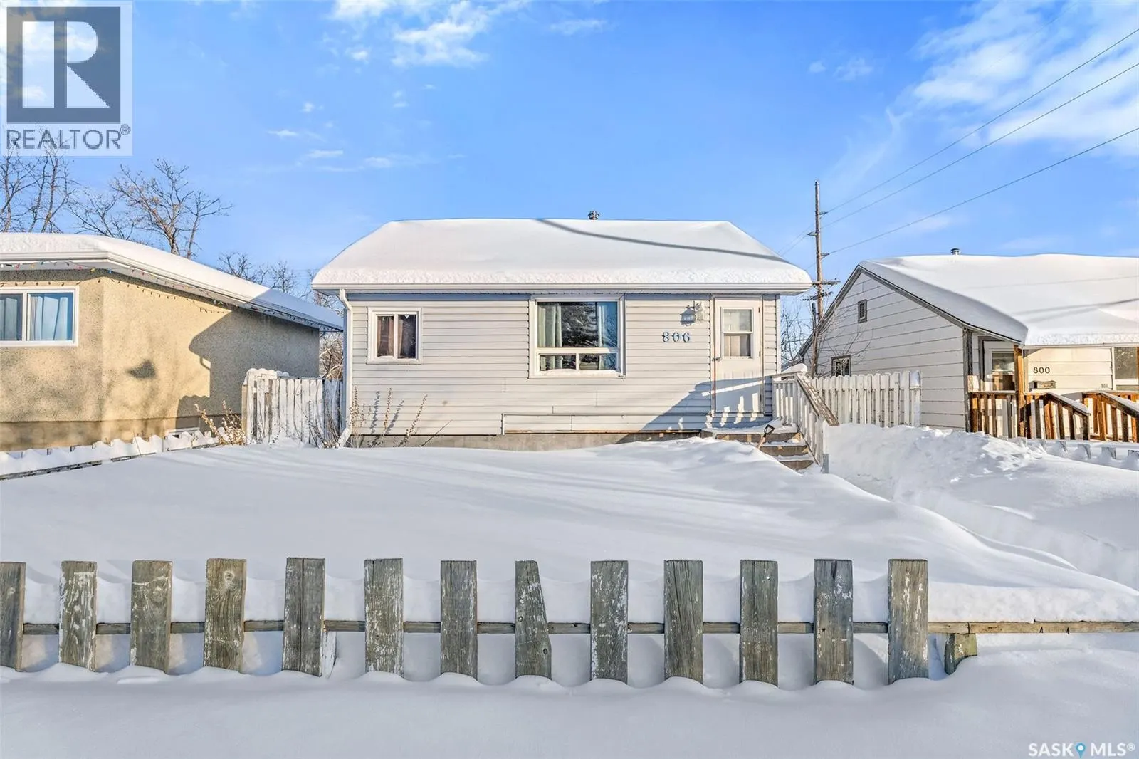 806 12th STREET W