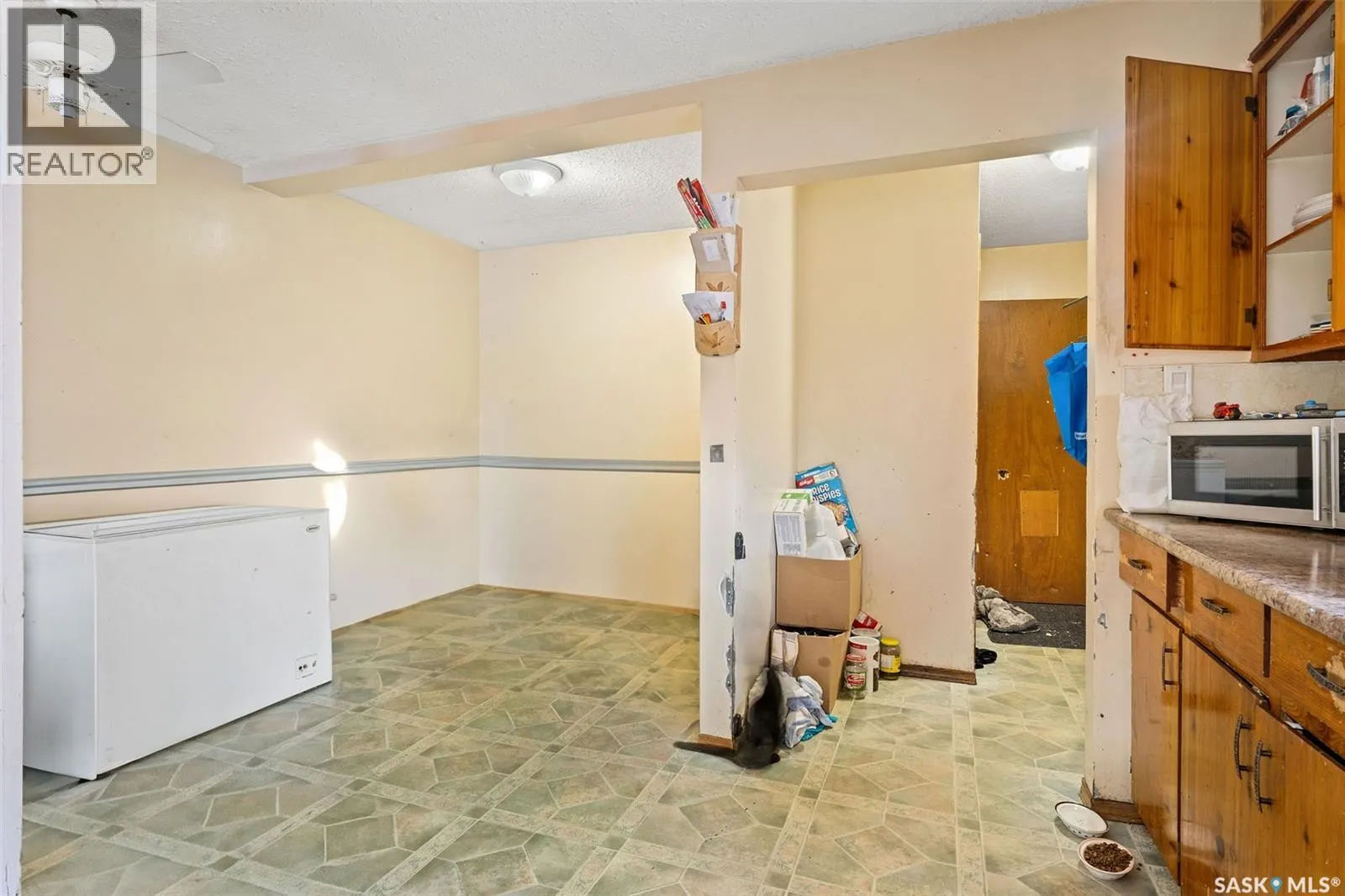 806 12th STREET W