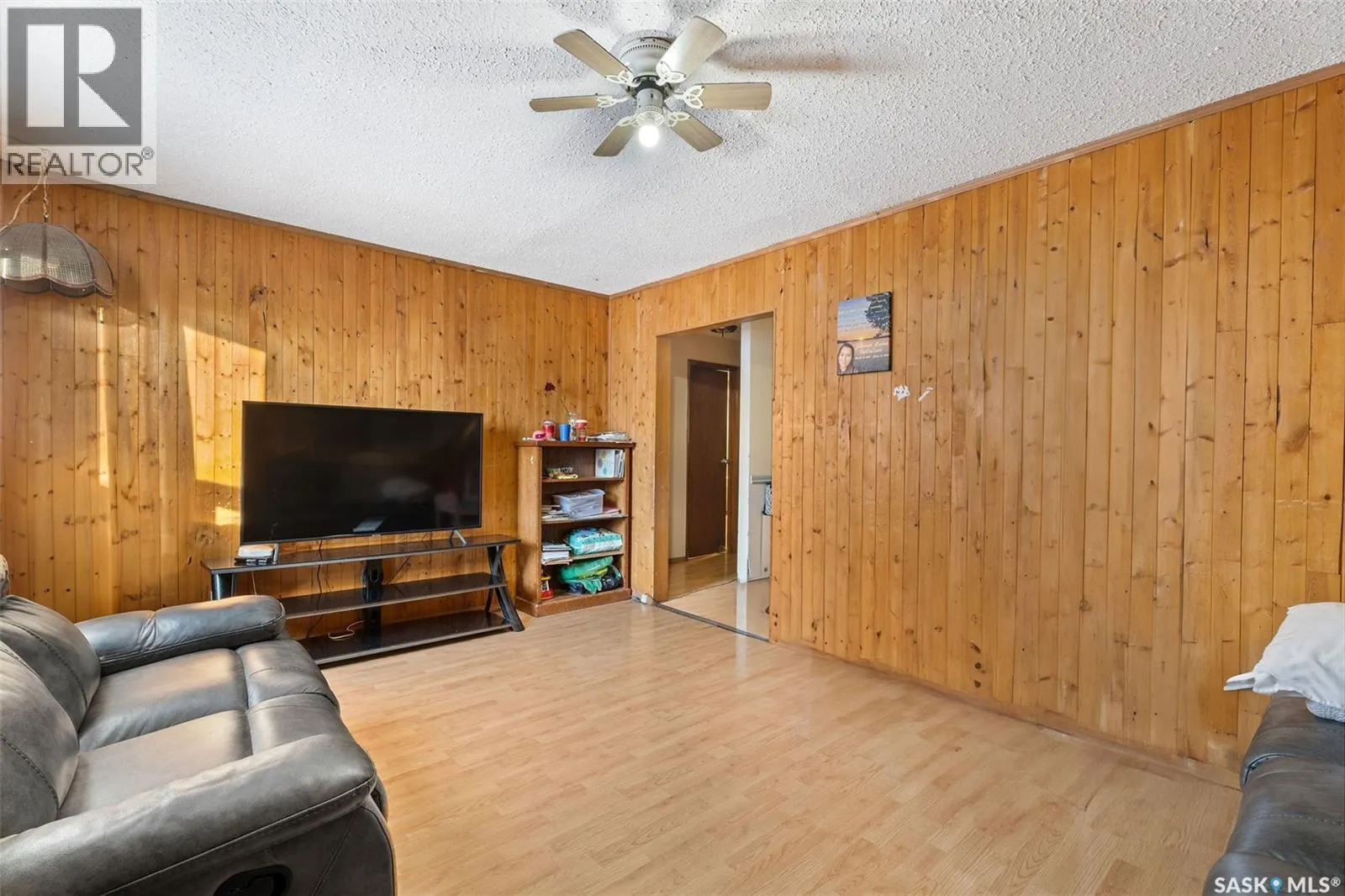 806 12th STREET W