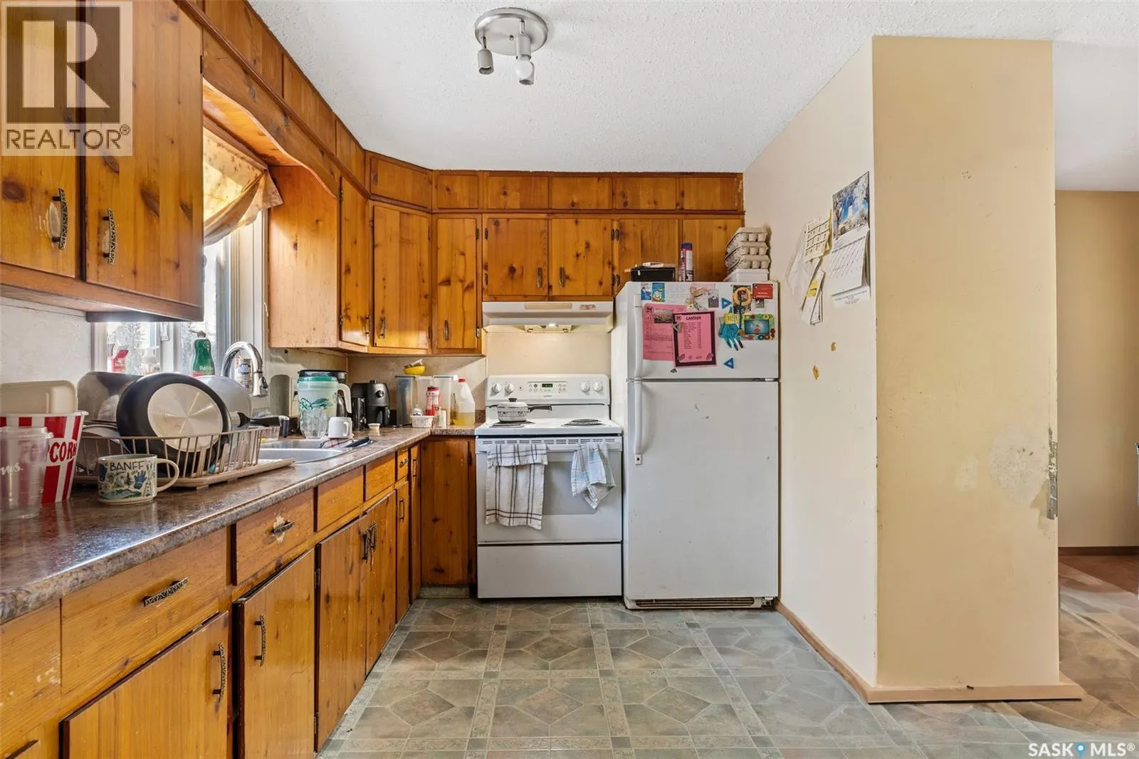 806 12th STREET W