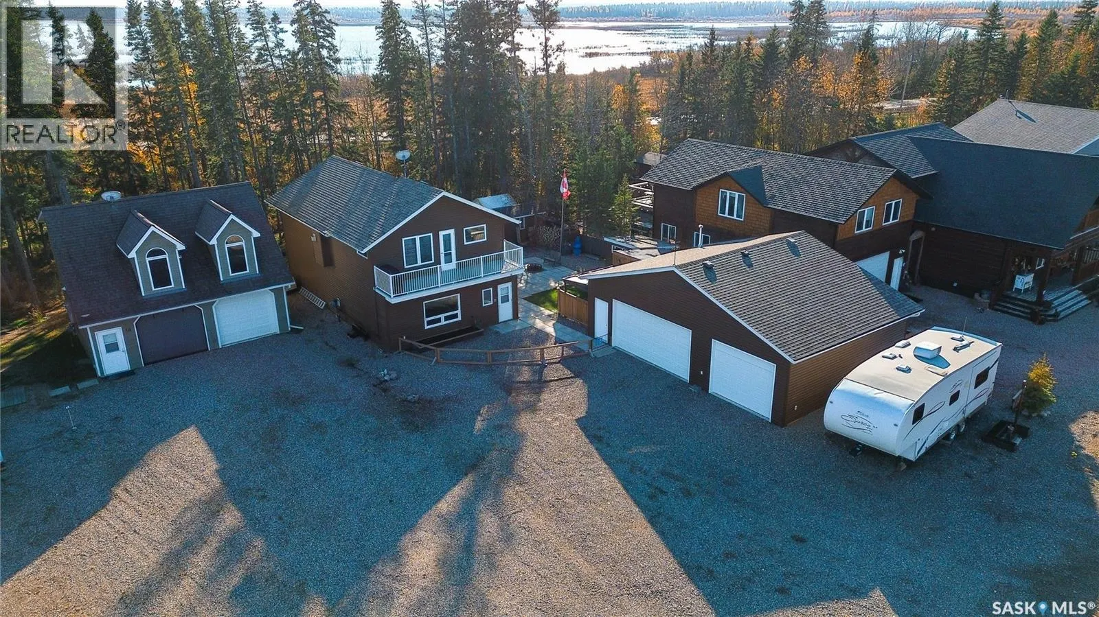 16 Nipew PLACE