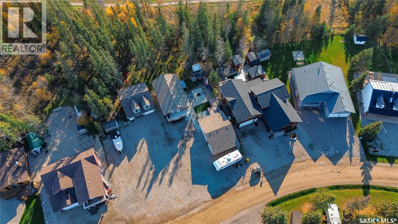 16 Nipew PLACE