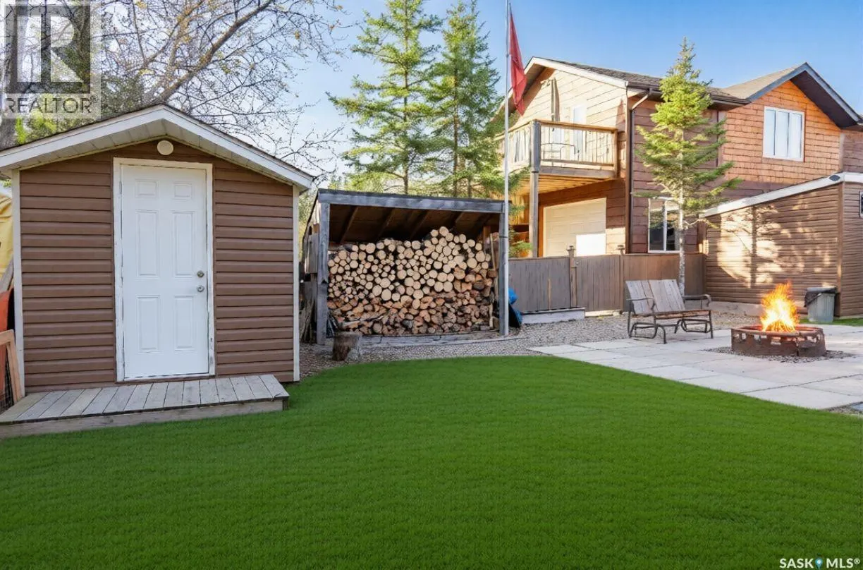 16 Nipew PLACE