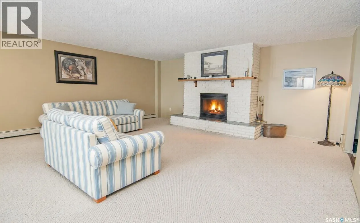 202 699 28th STREET W