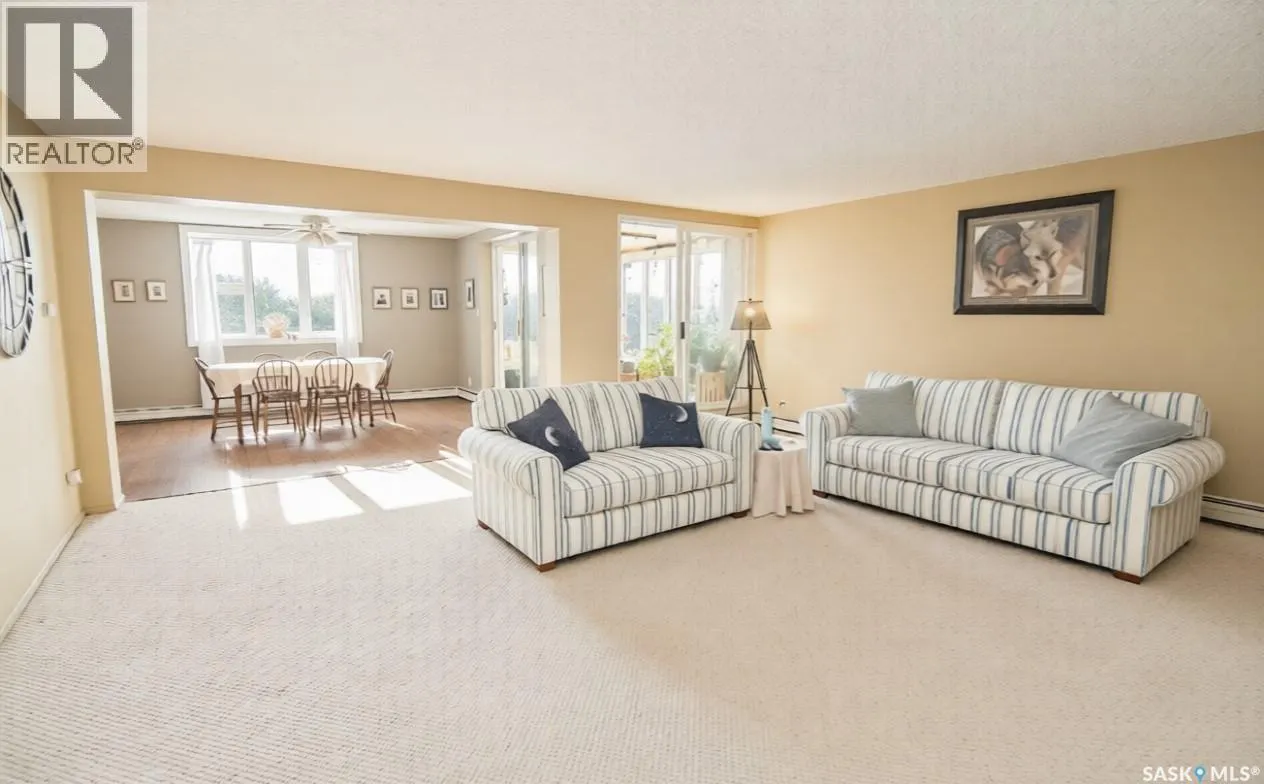 202 699 28th STREET W