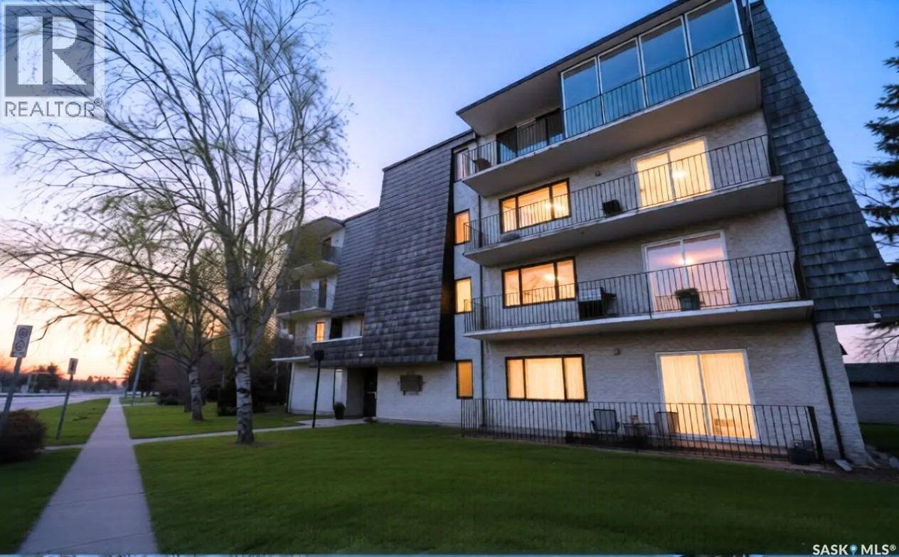 202 699 28th STREET W