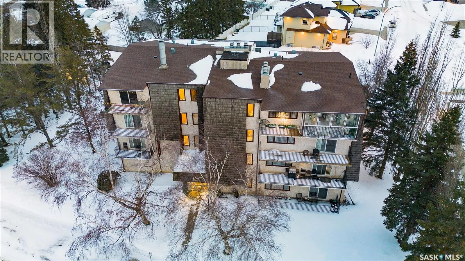 202 699 28th STREET W