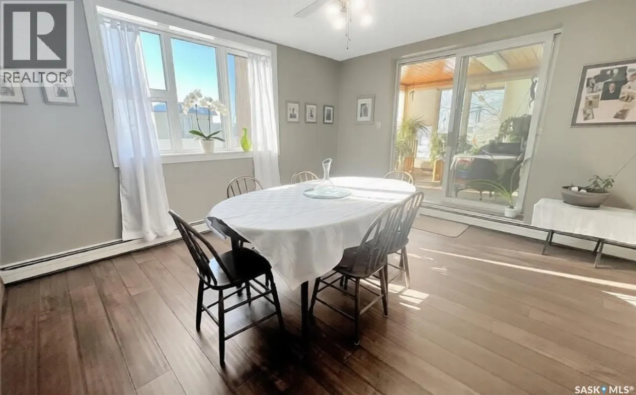 202 699 28th STREET W