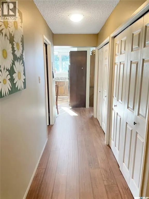 202 699 28th STREET W