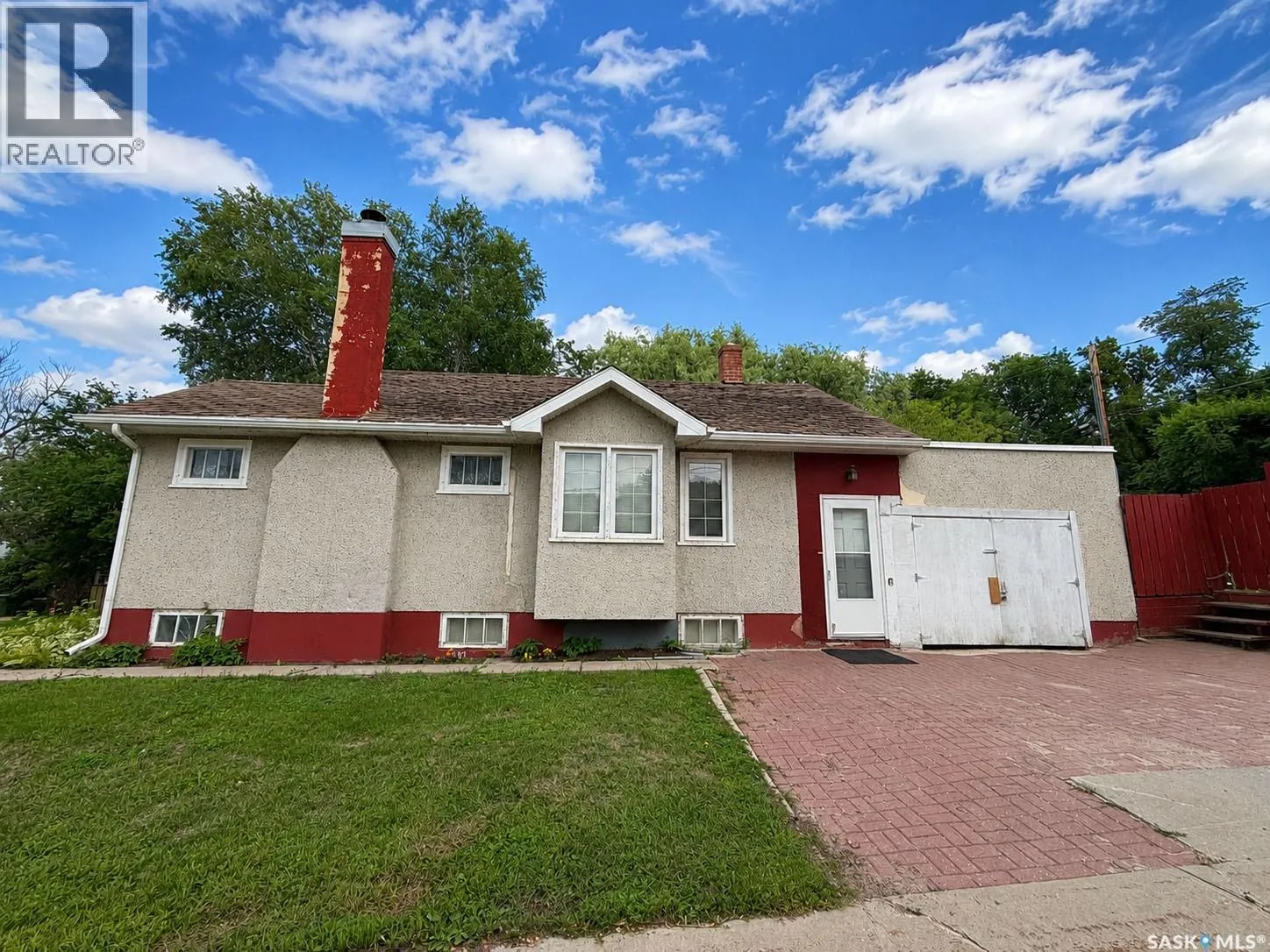 385 19th STREET W