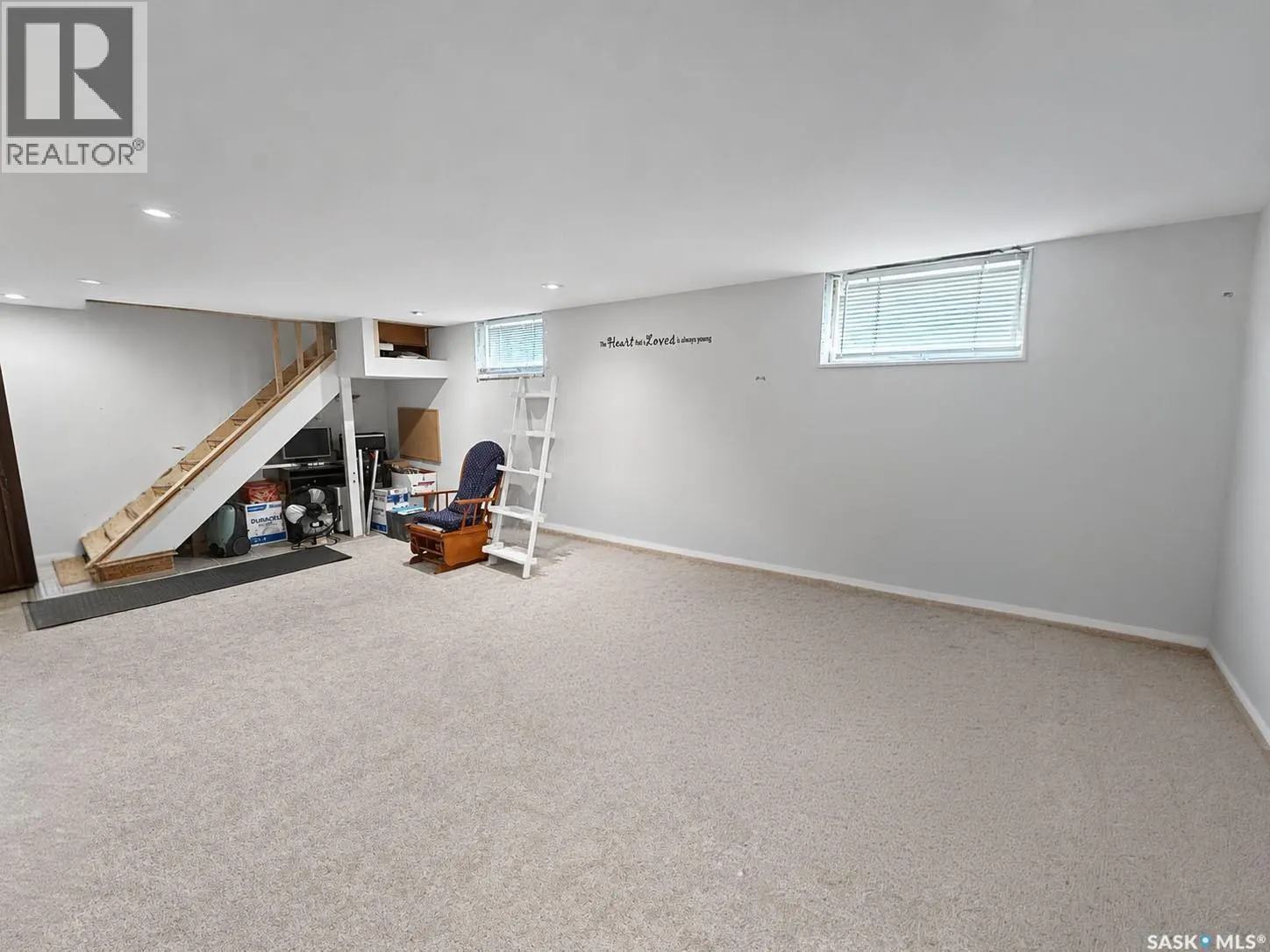 385 19th STREET W