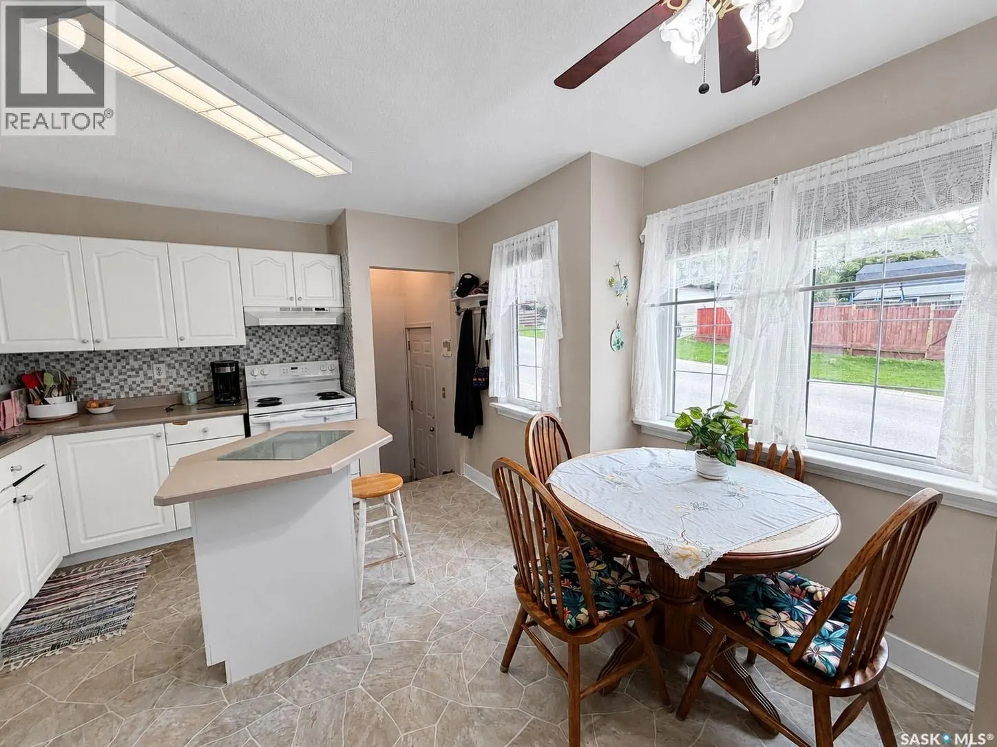 385 19th STREET W