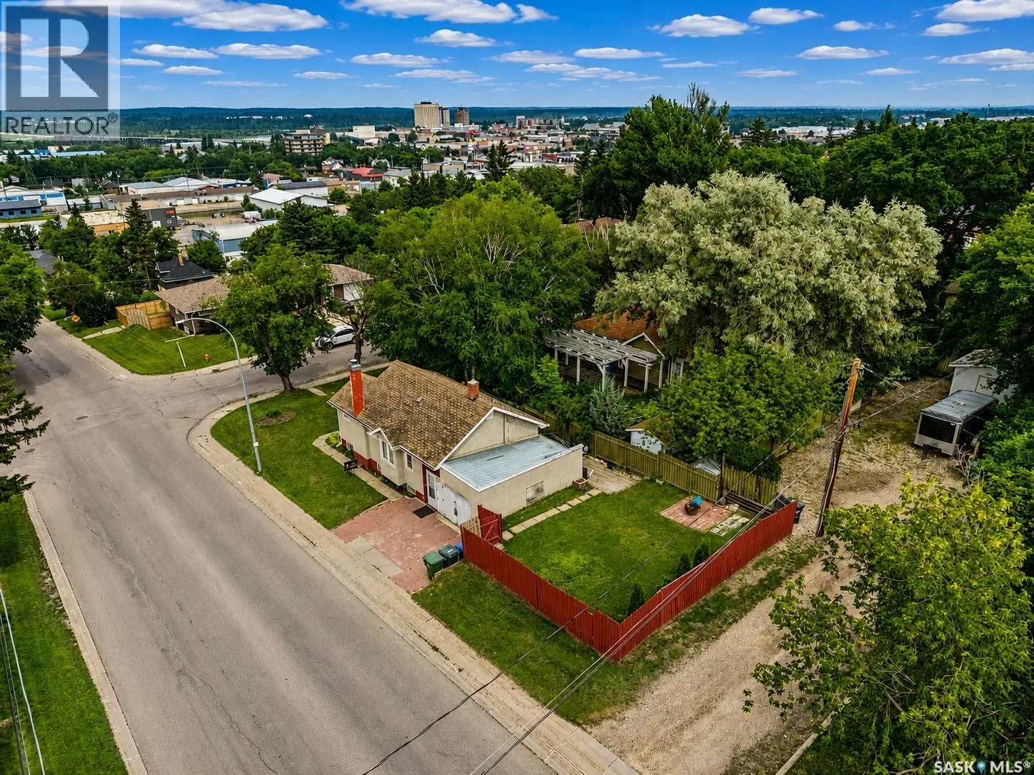385 19th STREET W