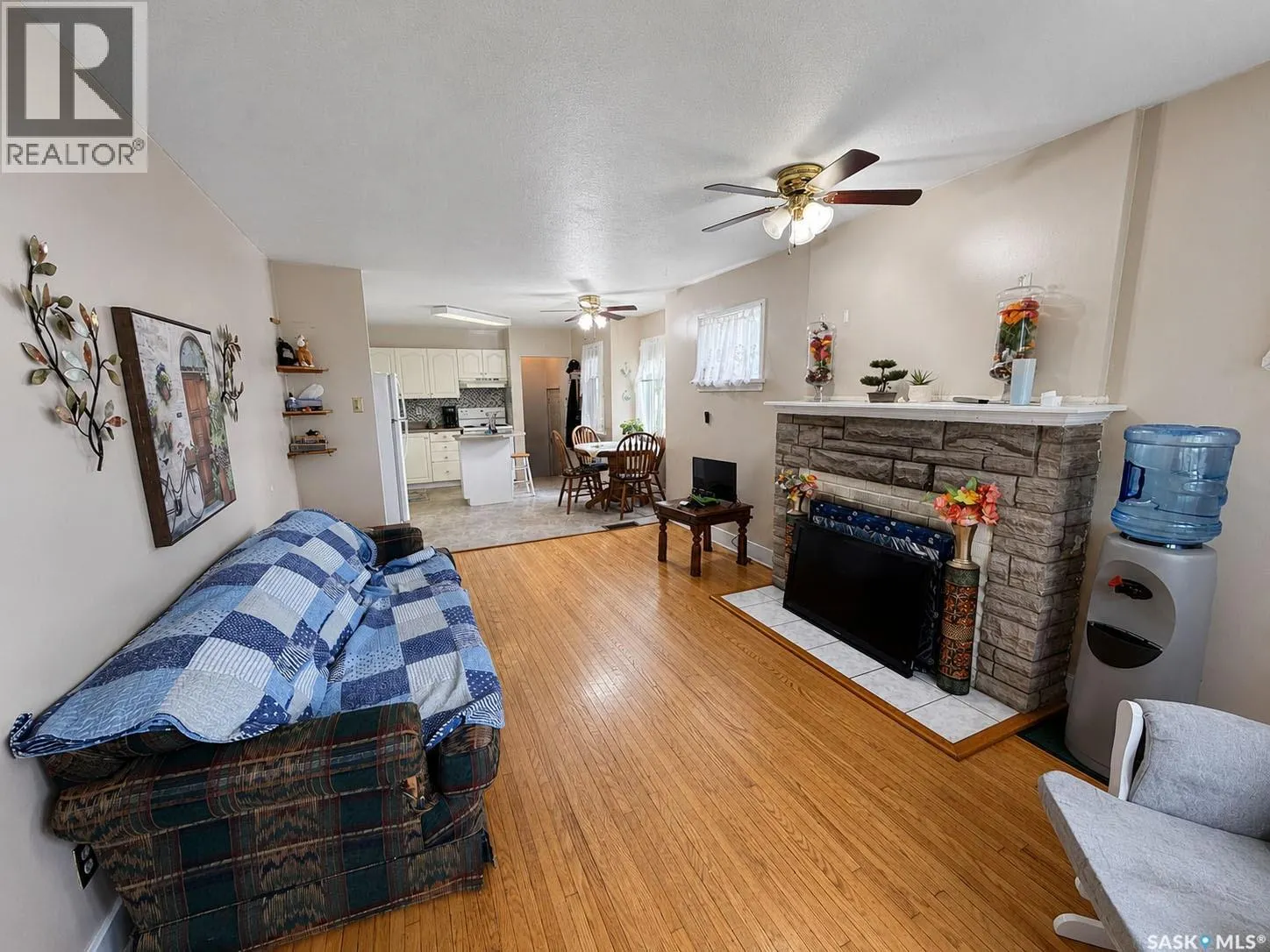 385 19th STREET W