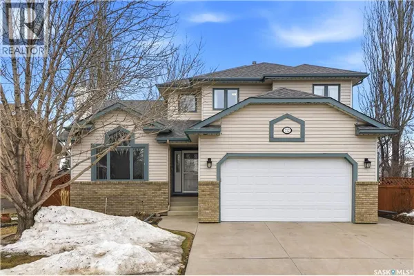 712 Slater CRESCENT