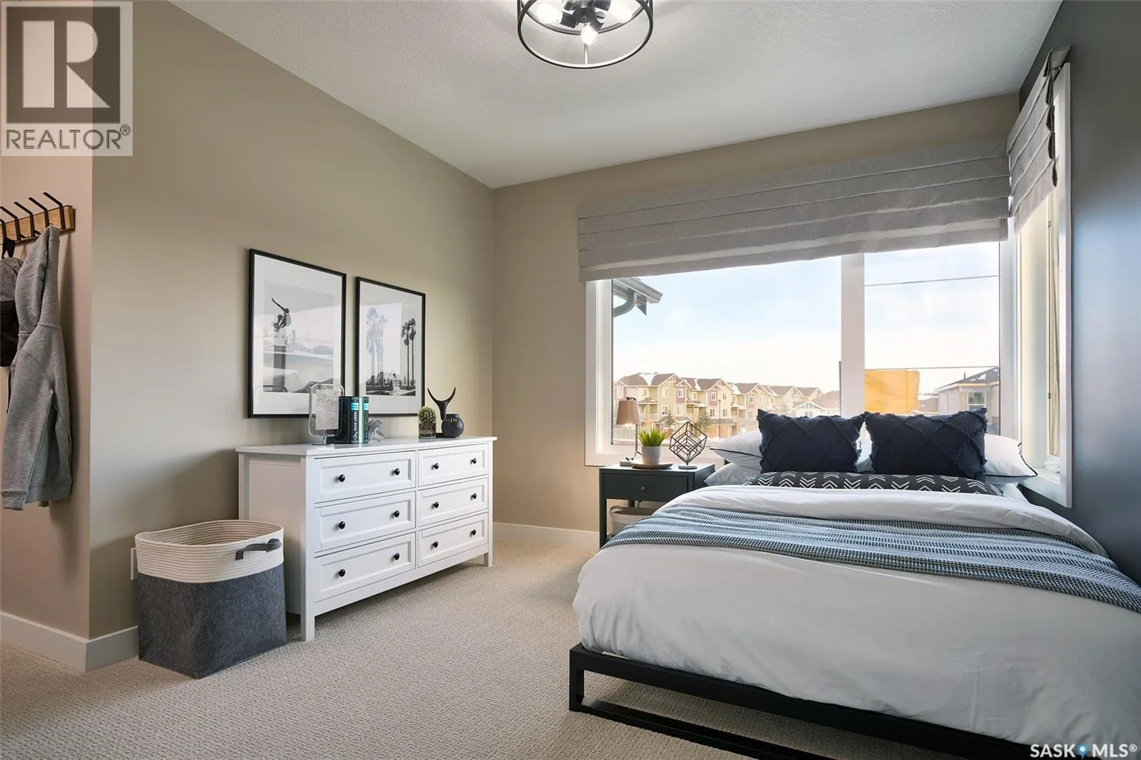 1112 Camden GARDENS