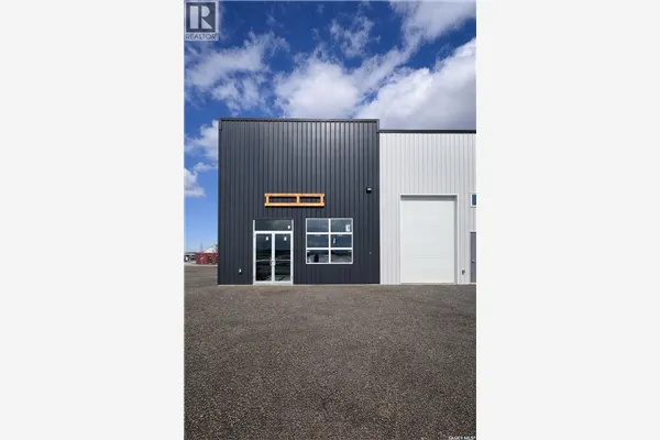 9&10 213 Service ROAD W