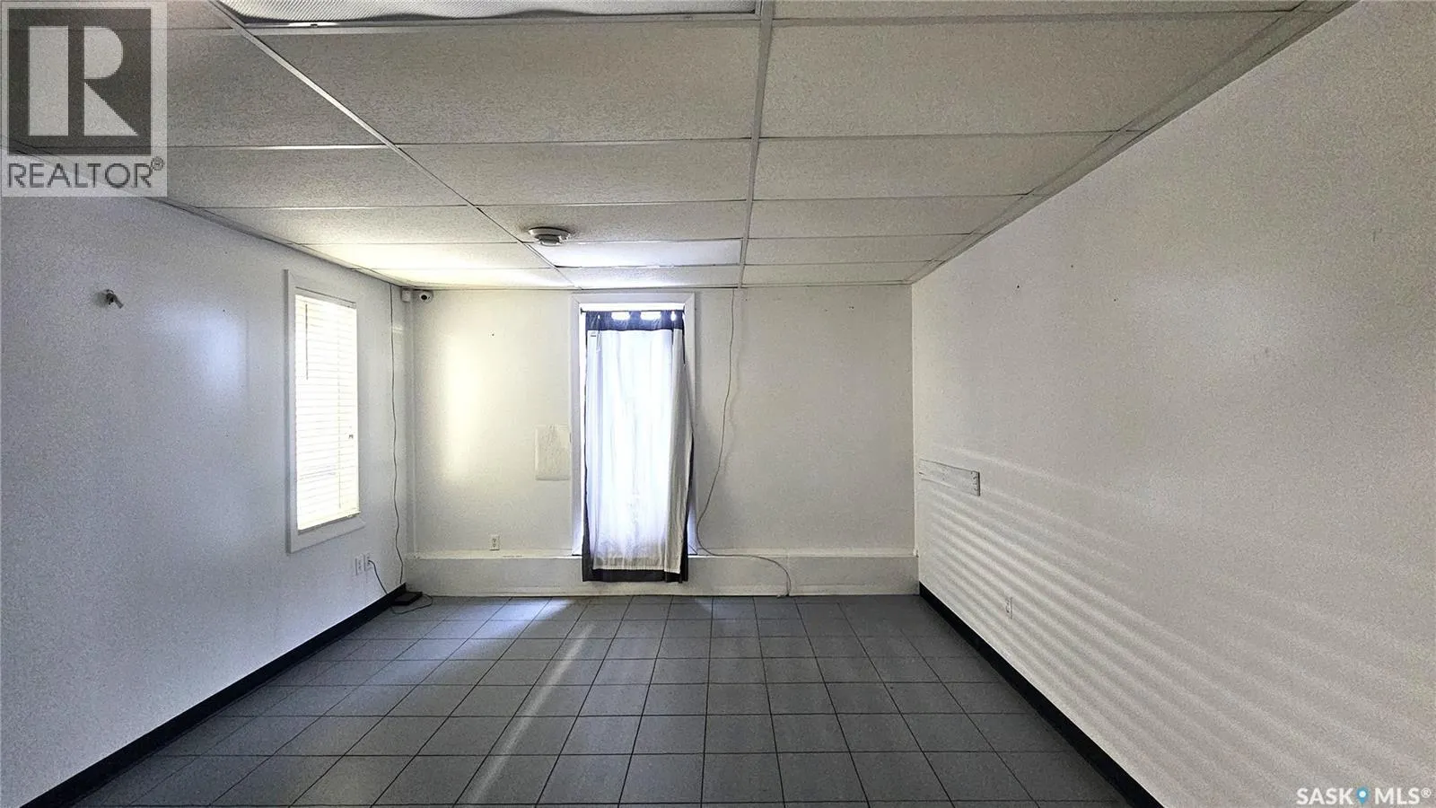 50 Manitoba STREET E