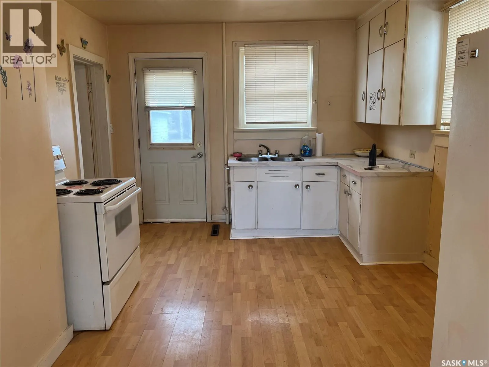101B 1st AVENUE W