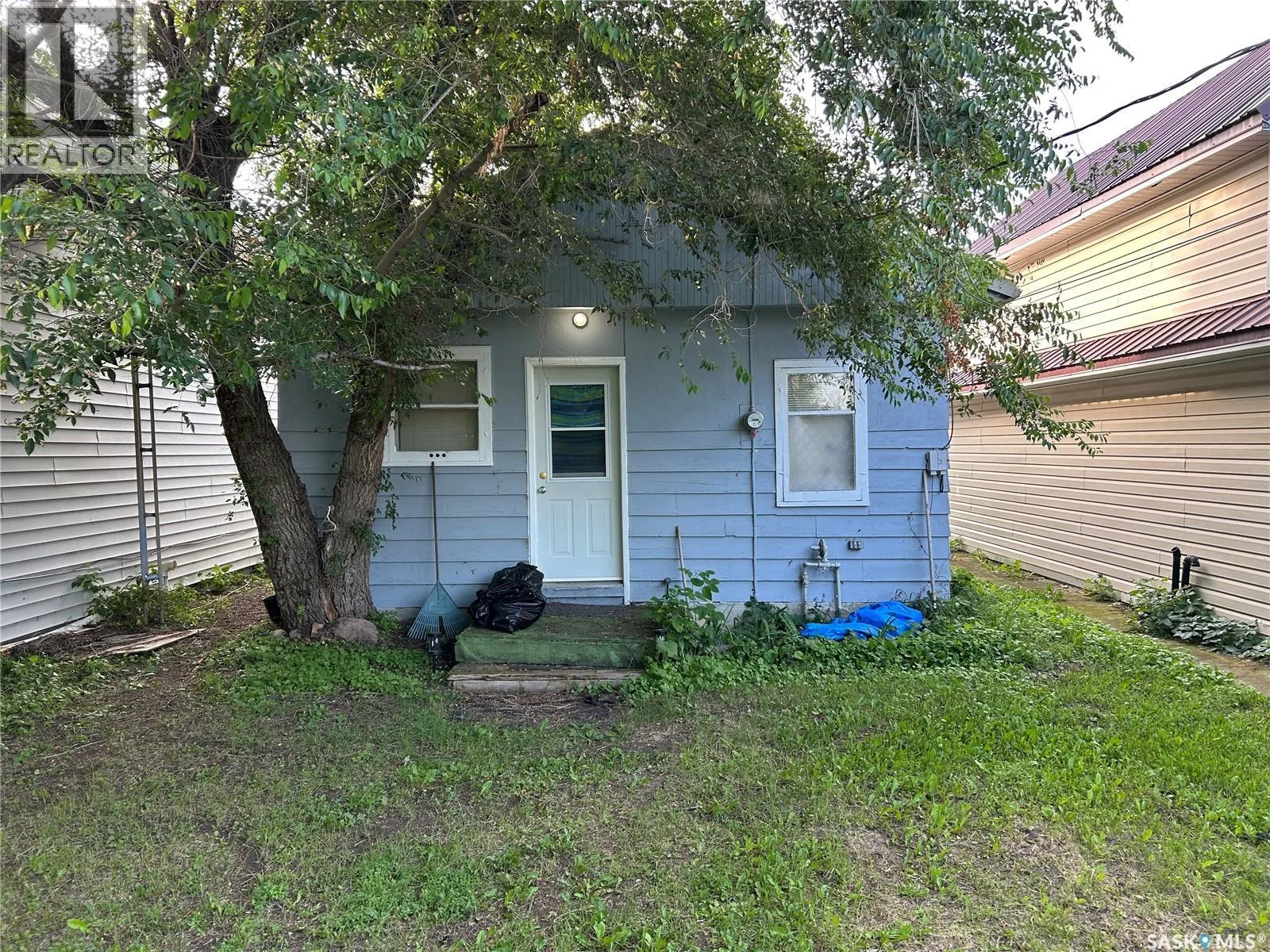 101B 1st AVENUE W