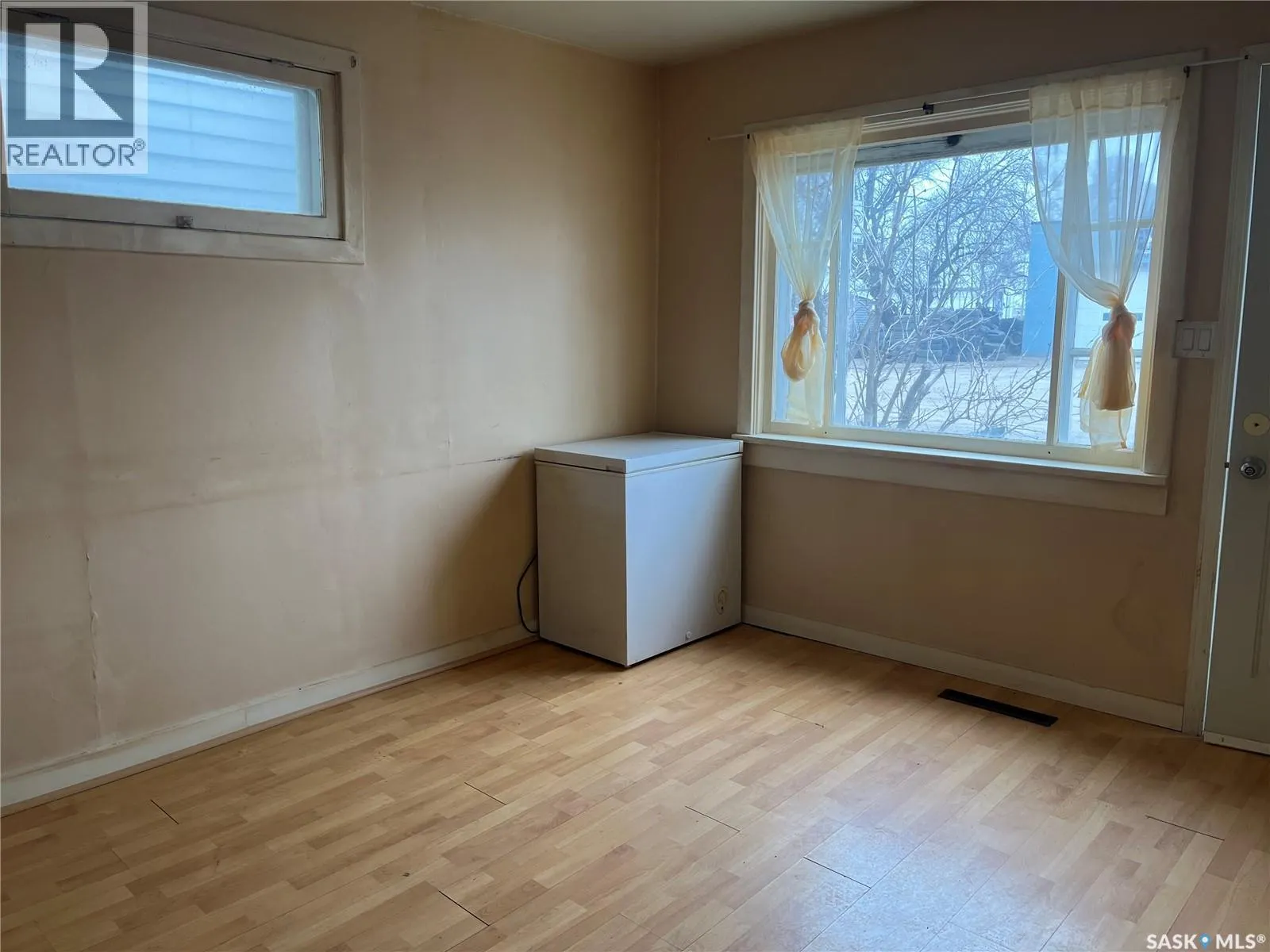 101B 1st AVENUE W