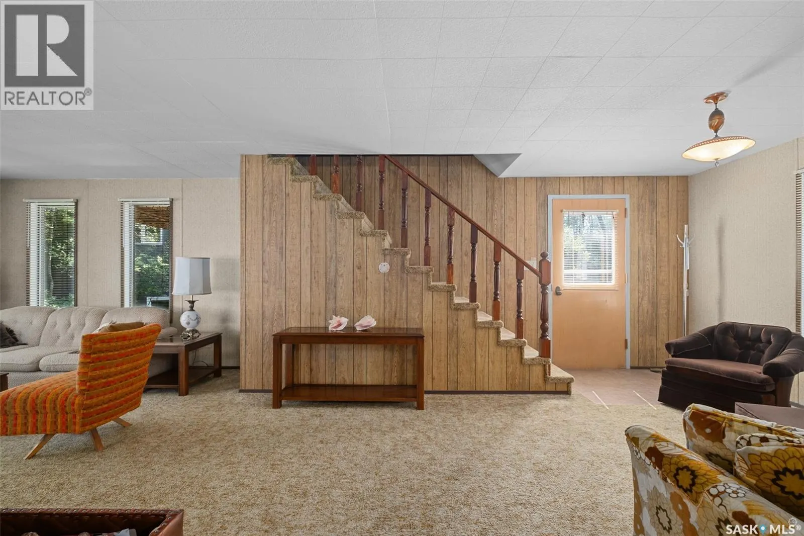 201 Agnes STREET