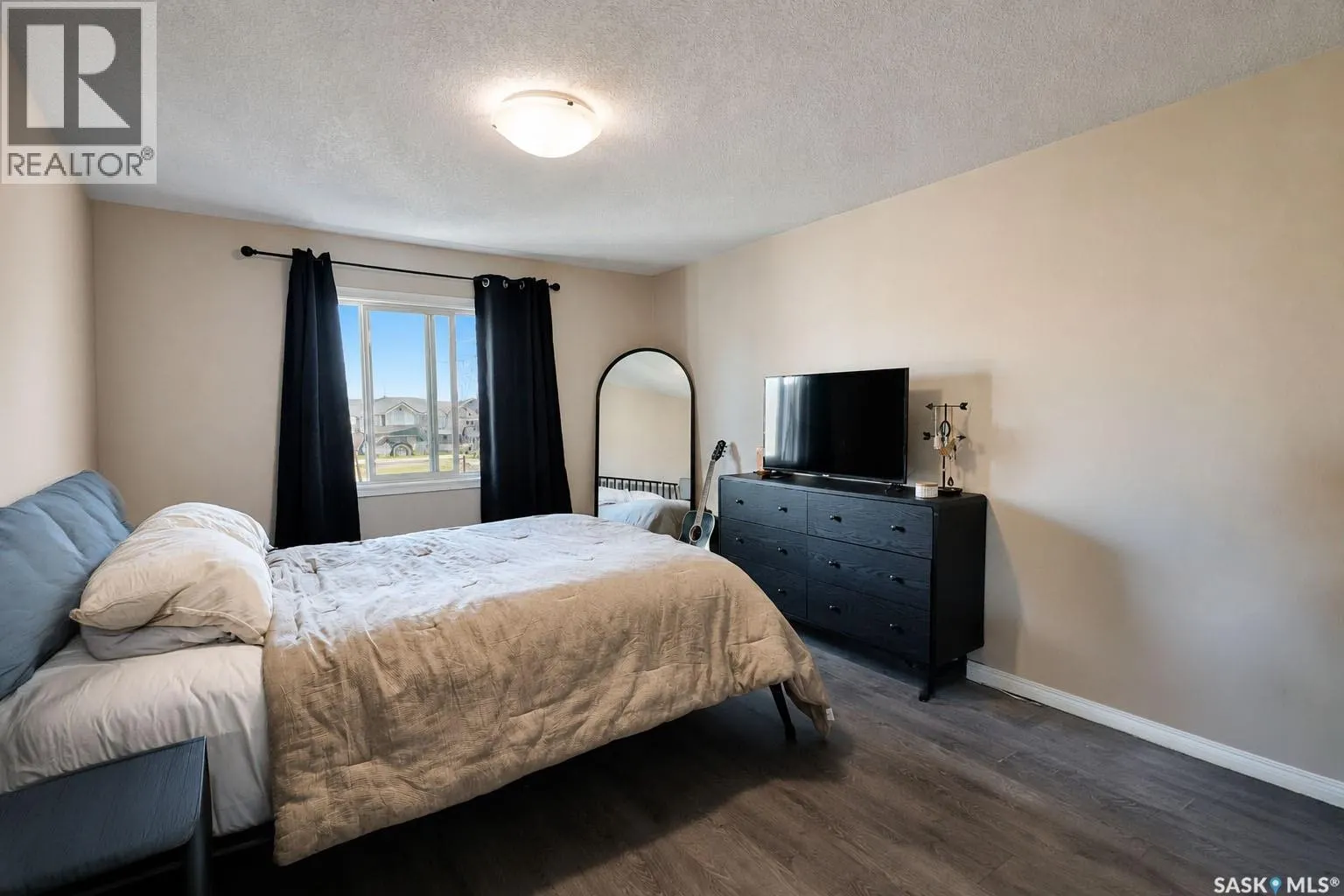 102 1501 15th STREET E
