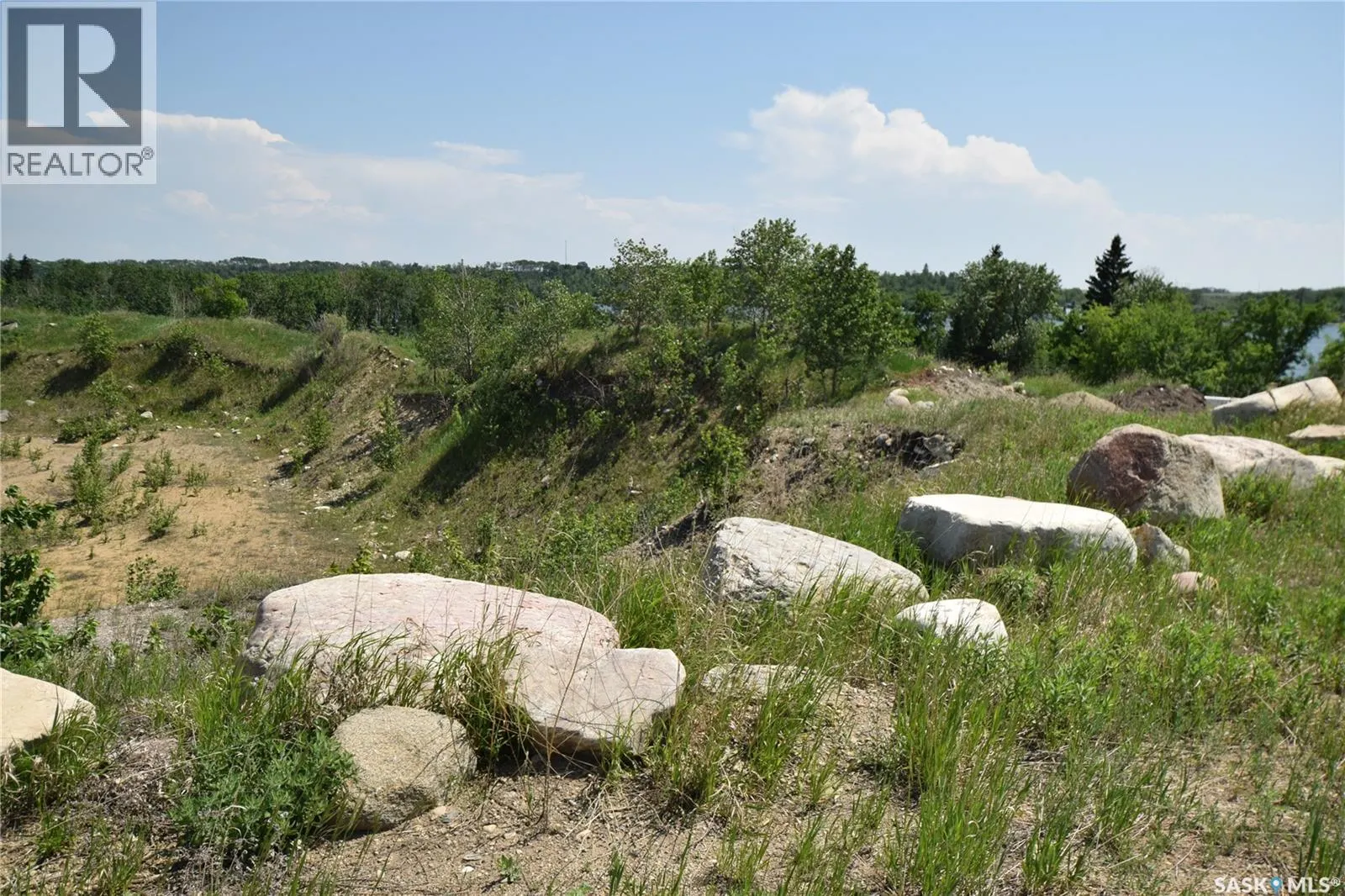 Osze Lakeview Property