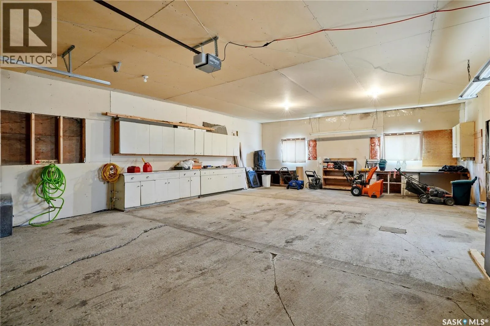 123 Burberry ROAD