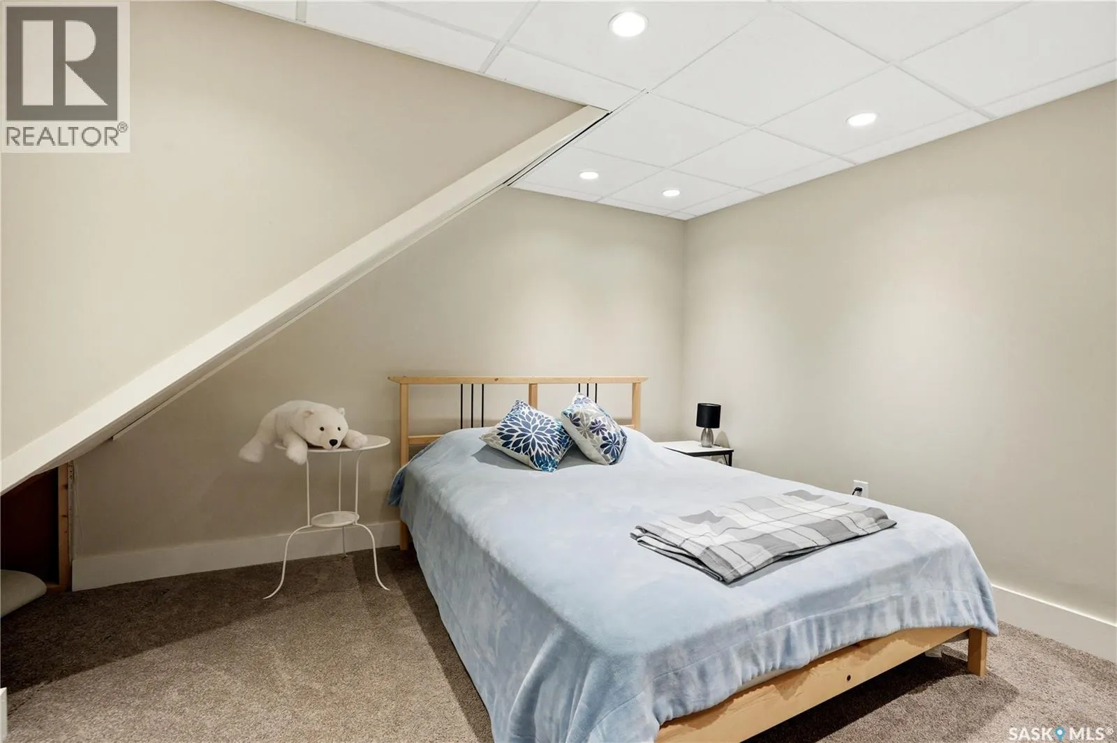 123 Burberry ROAD