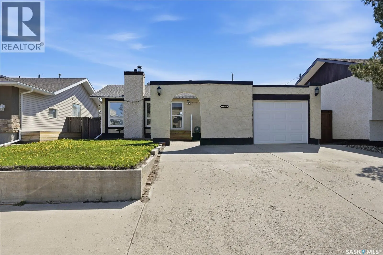 1009 Corman CRESCENT