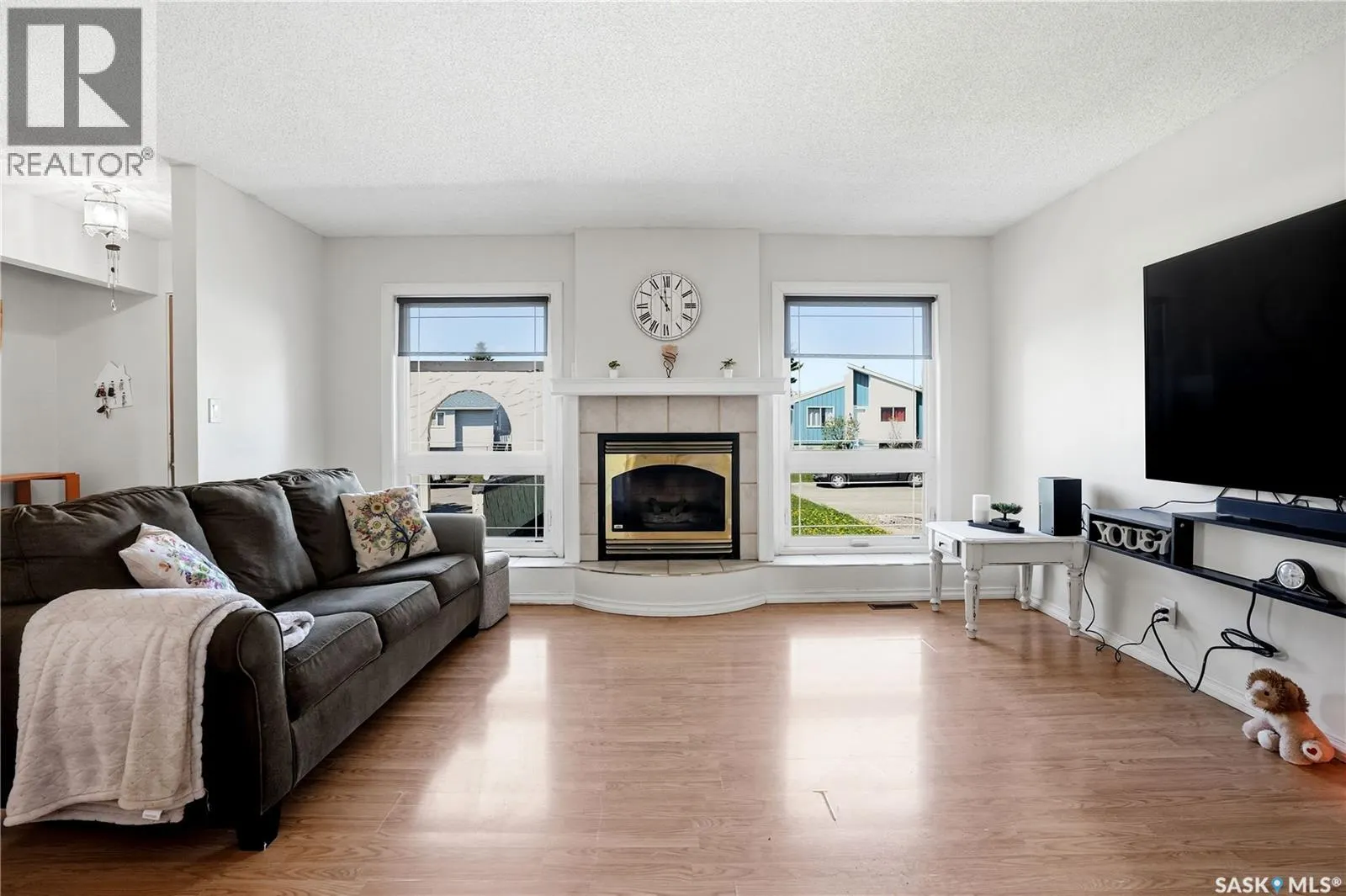 1009 Corman CRESCENT