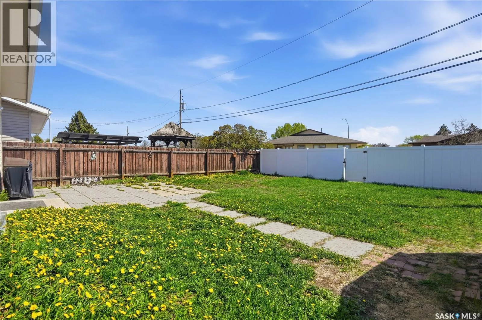 1009 Corman CRESCENT