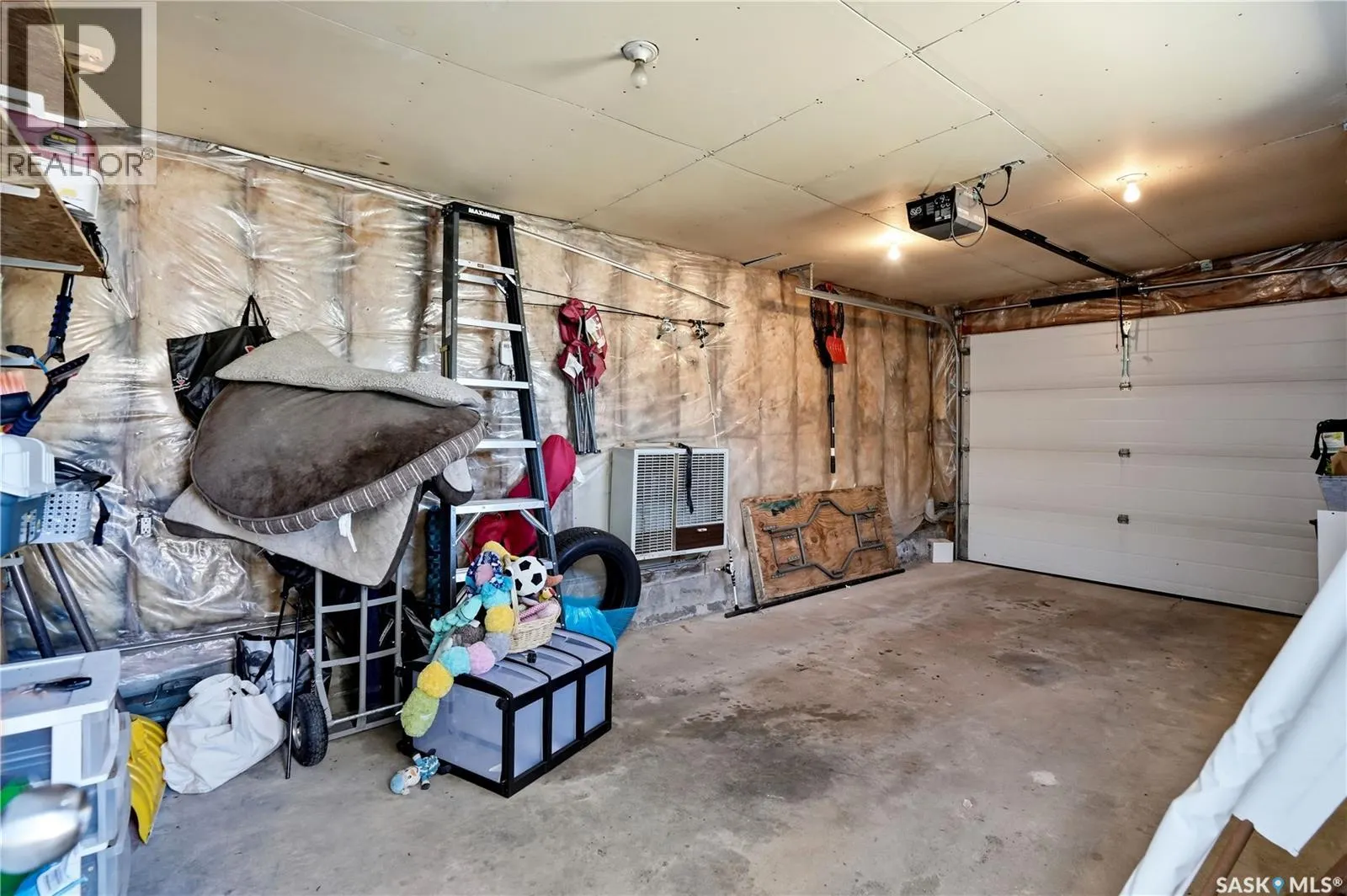 1009 Corman CRESCENT