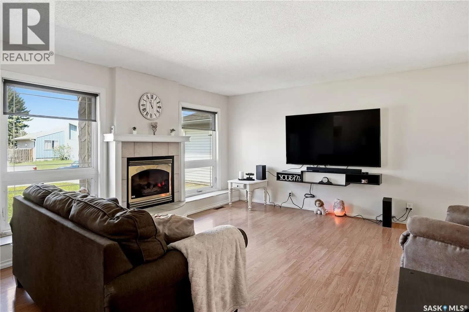 1009 Corman CRESCENT
