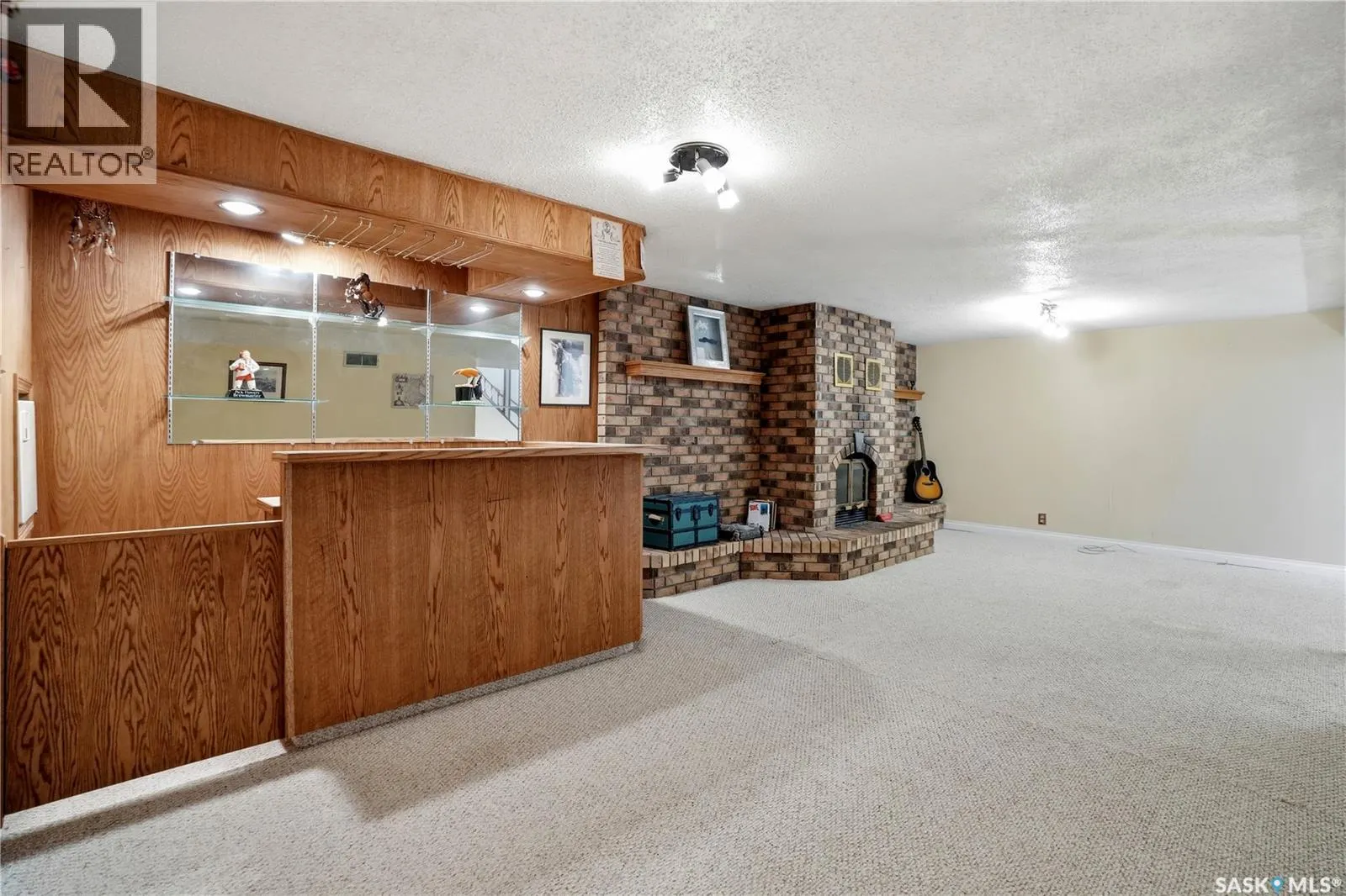 1009 Corman CRESCENT