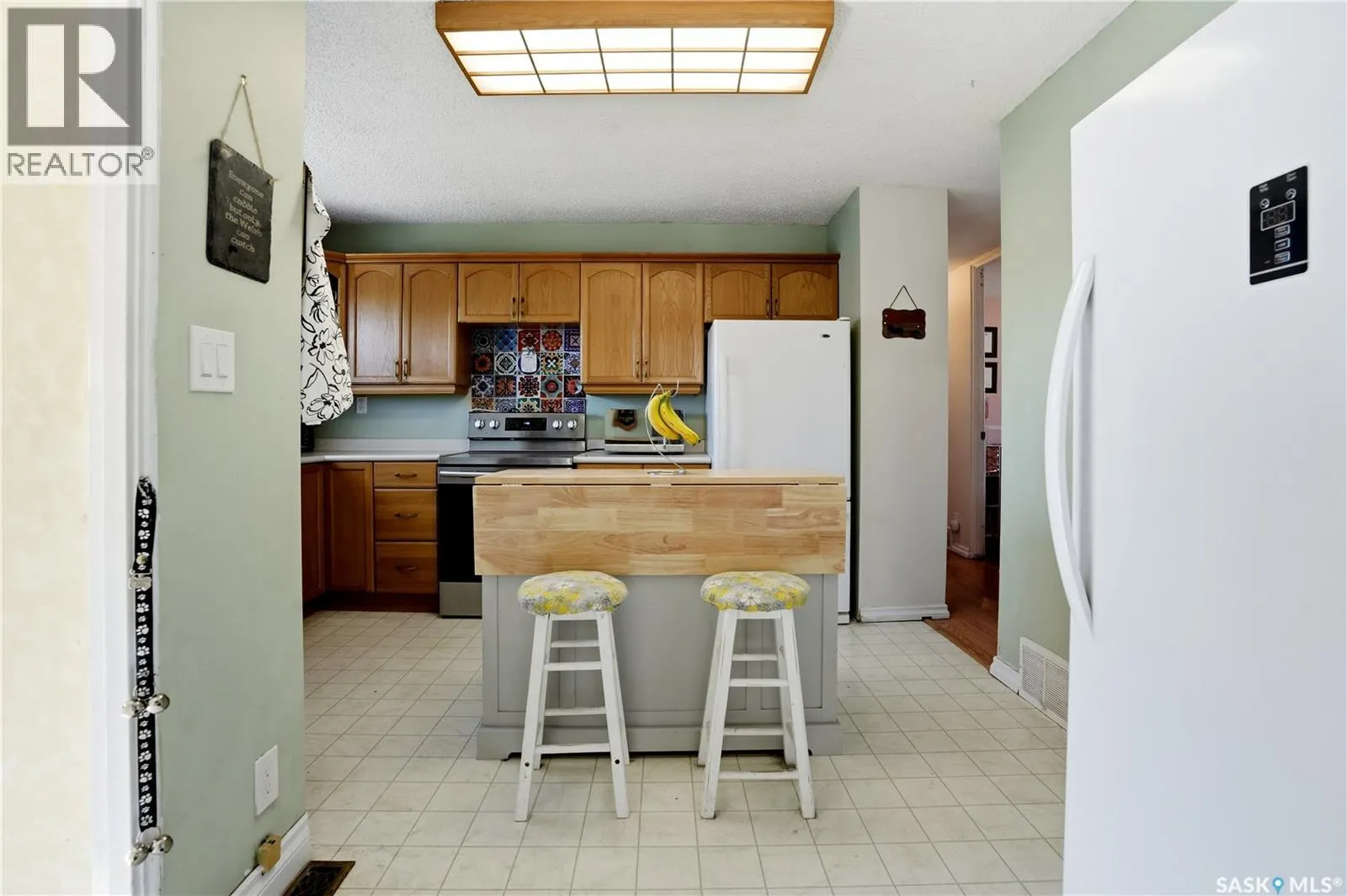 1009 Corman CRESCENT