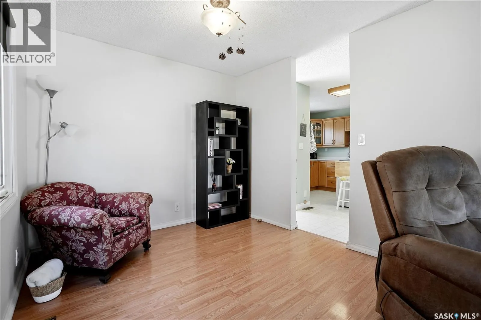 1009 Corman CRESCENT