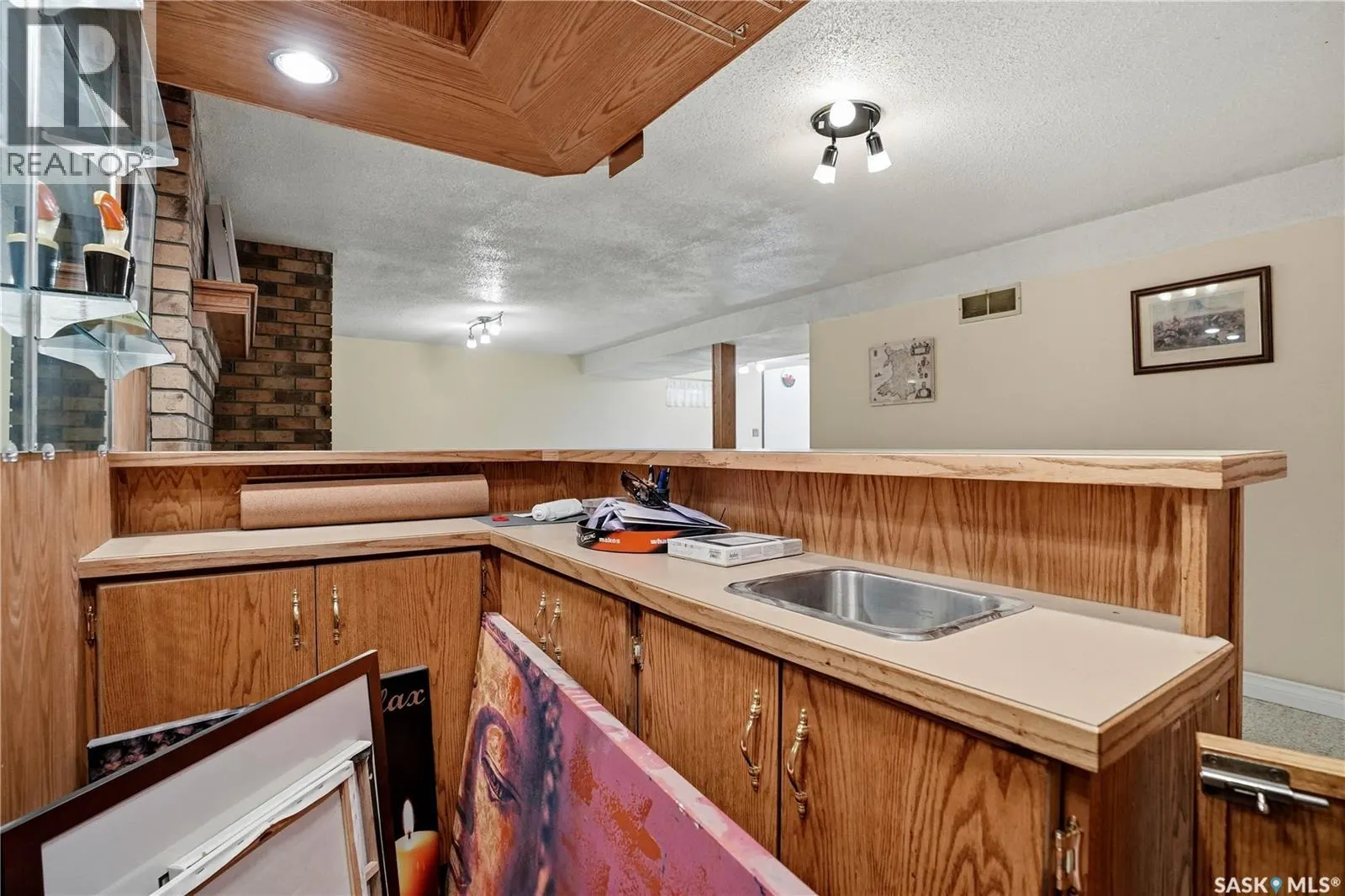 1009 Corman CRESCENT