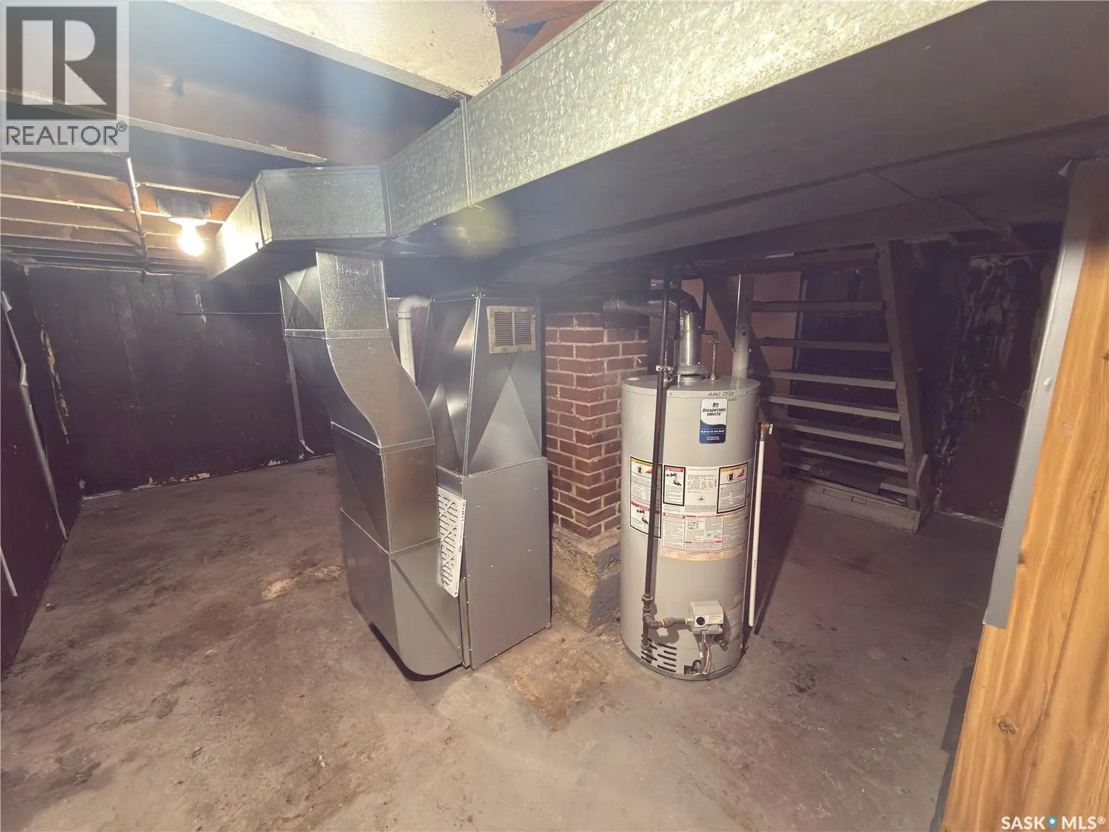 844 13th STREET W