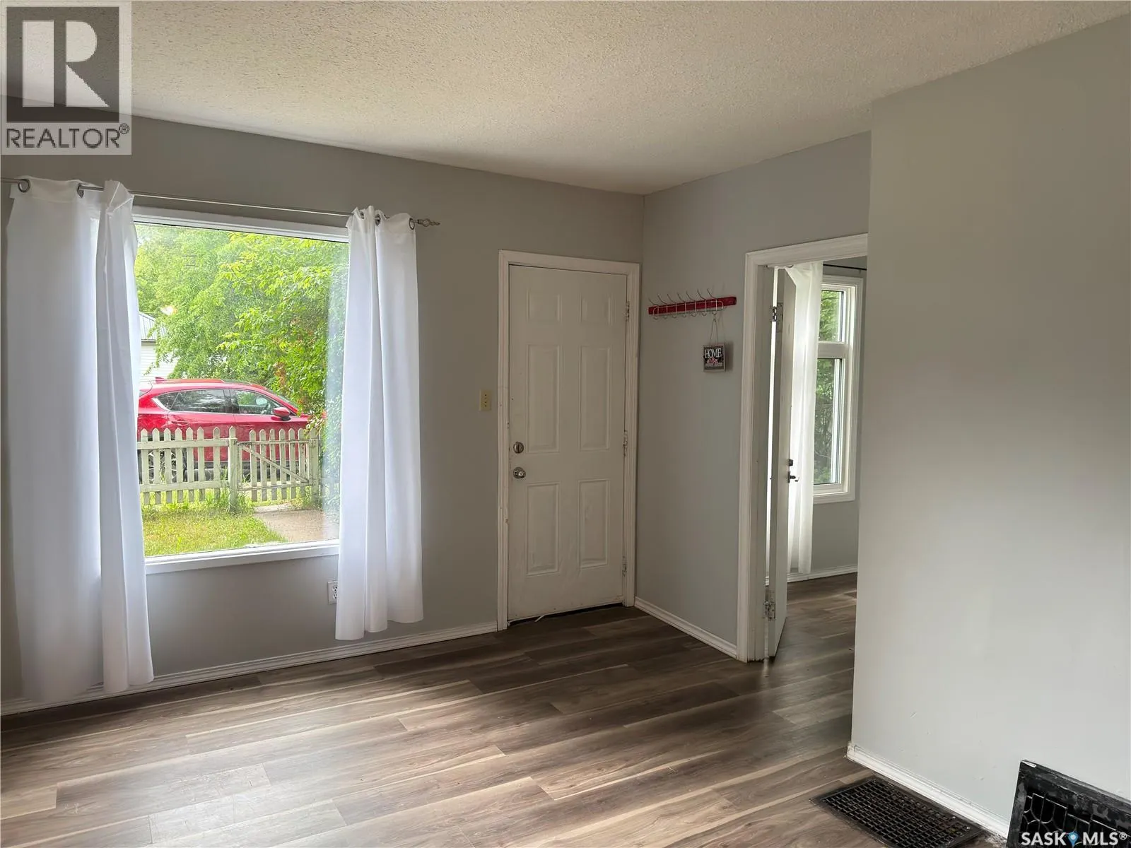 844 13th STREET W
