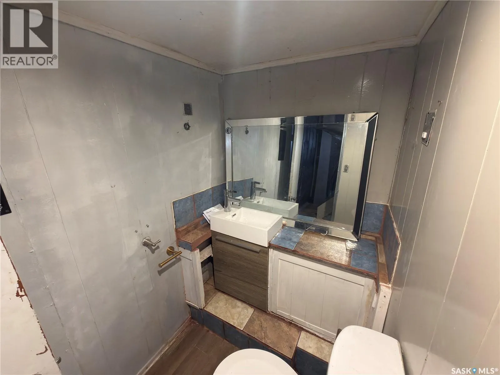 844 13th STREET W