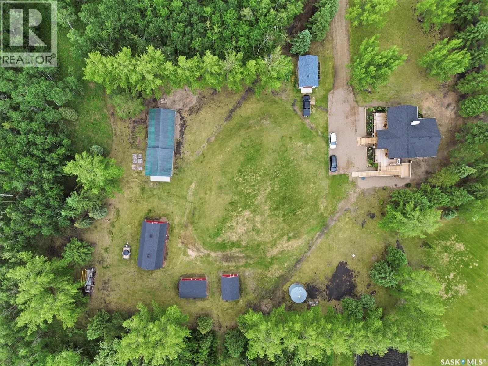 Paskaruk Acreage