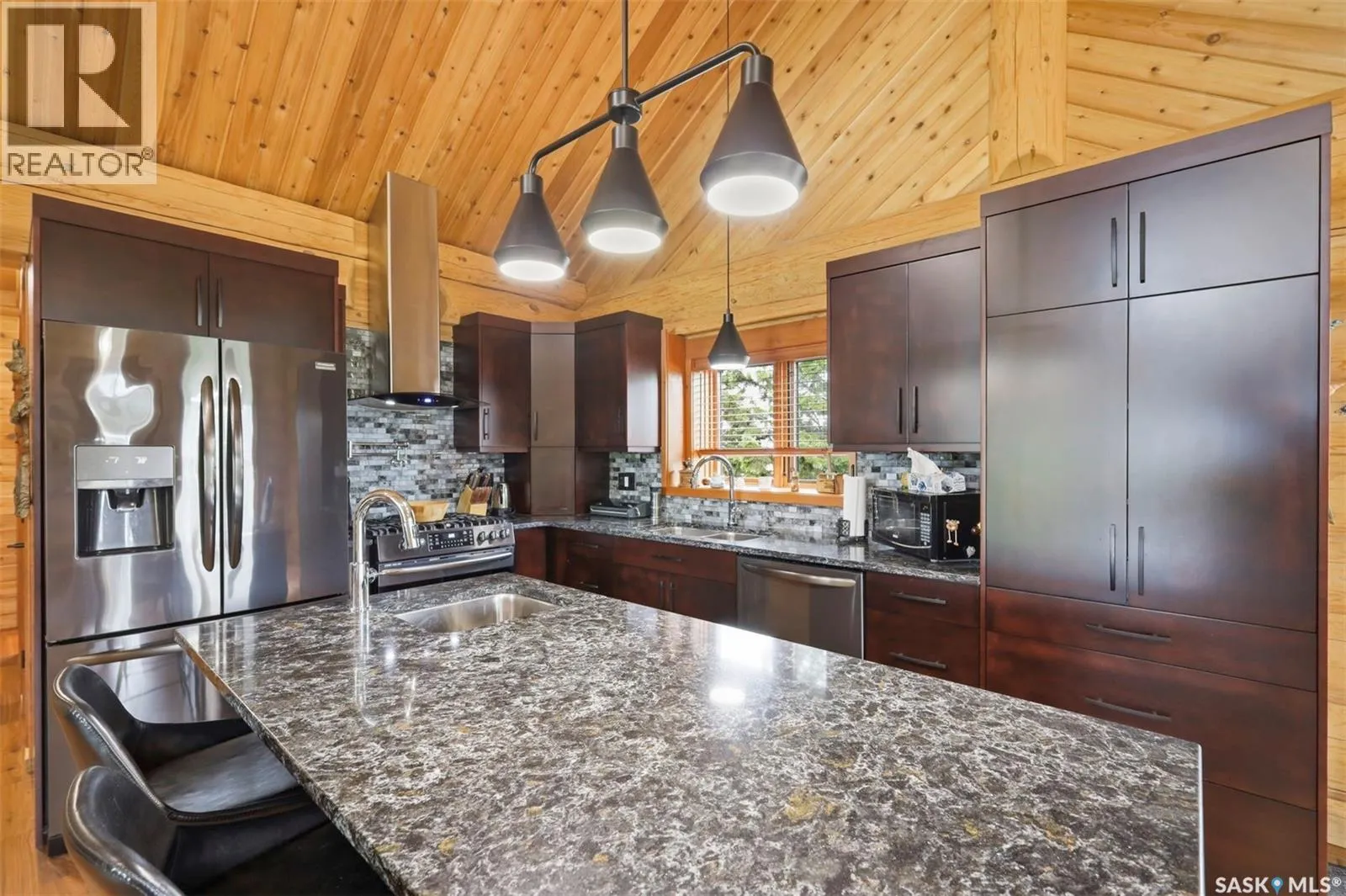 Paskaruk Acreage