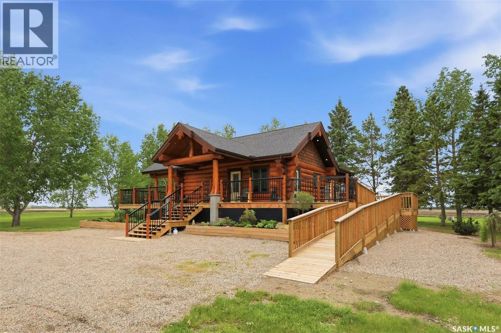 Paskaruk Acreage