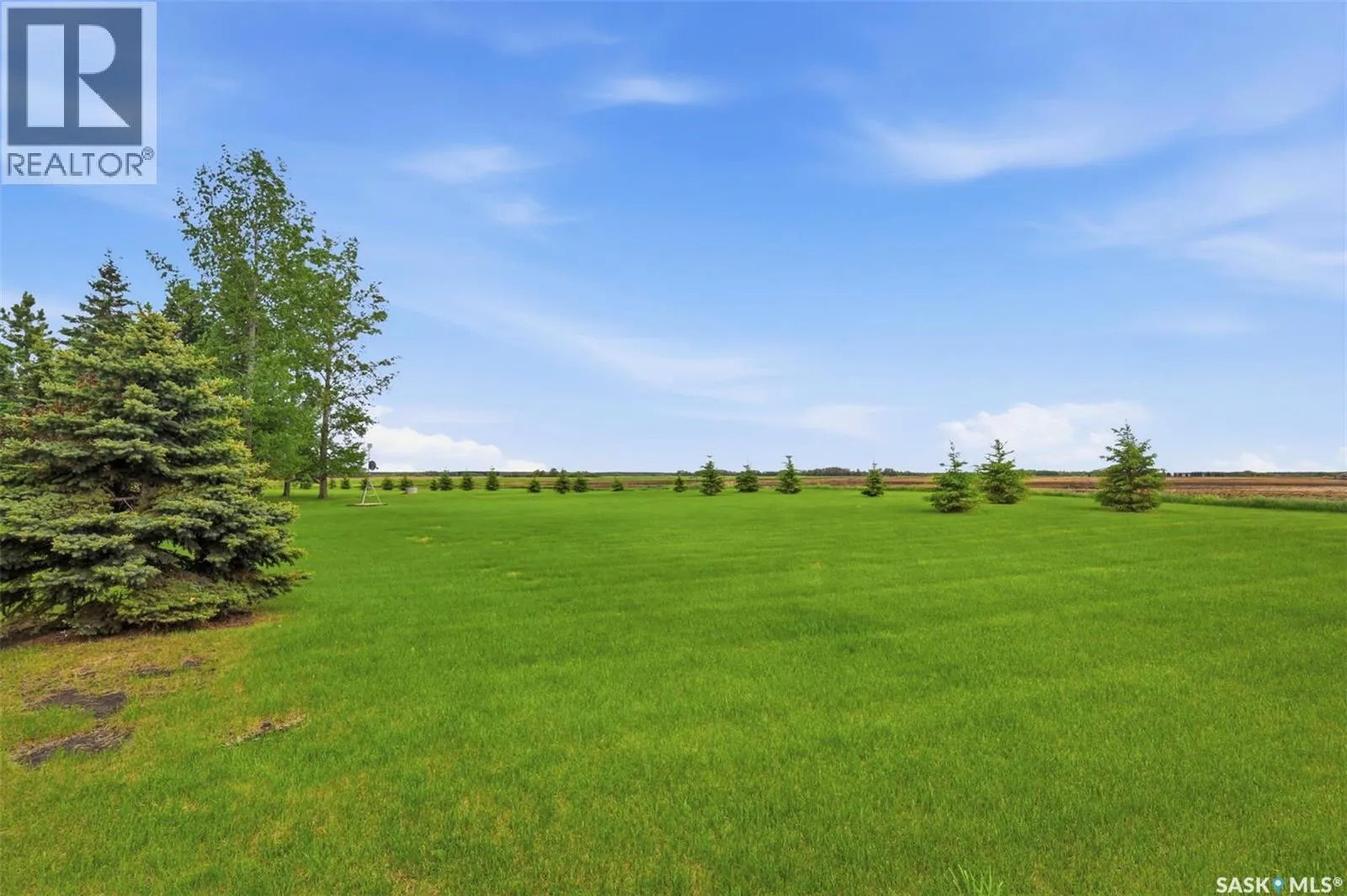 Paskaruk Acreage